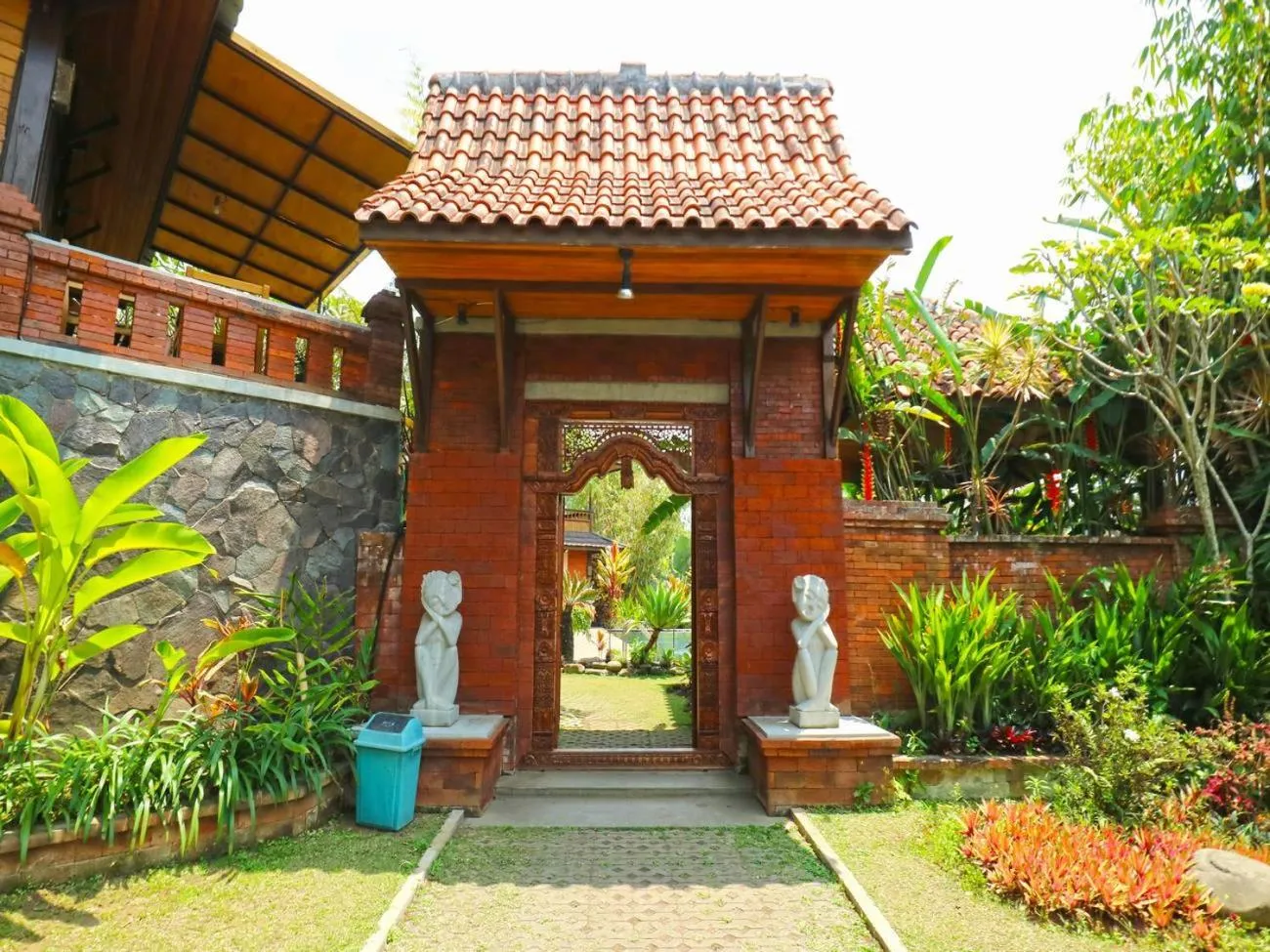 Facade/entrance in Villa Gardenia Bandung
