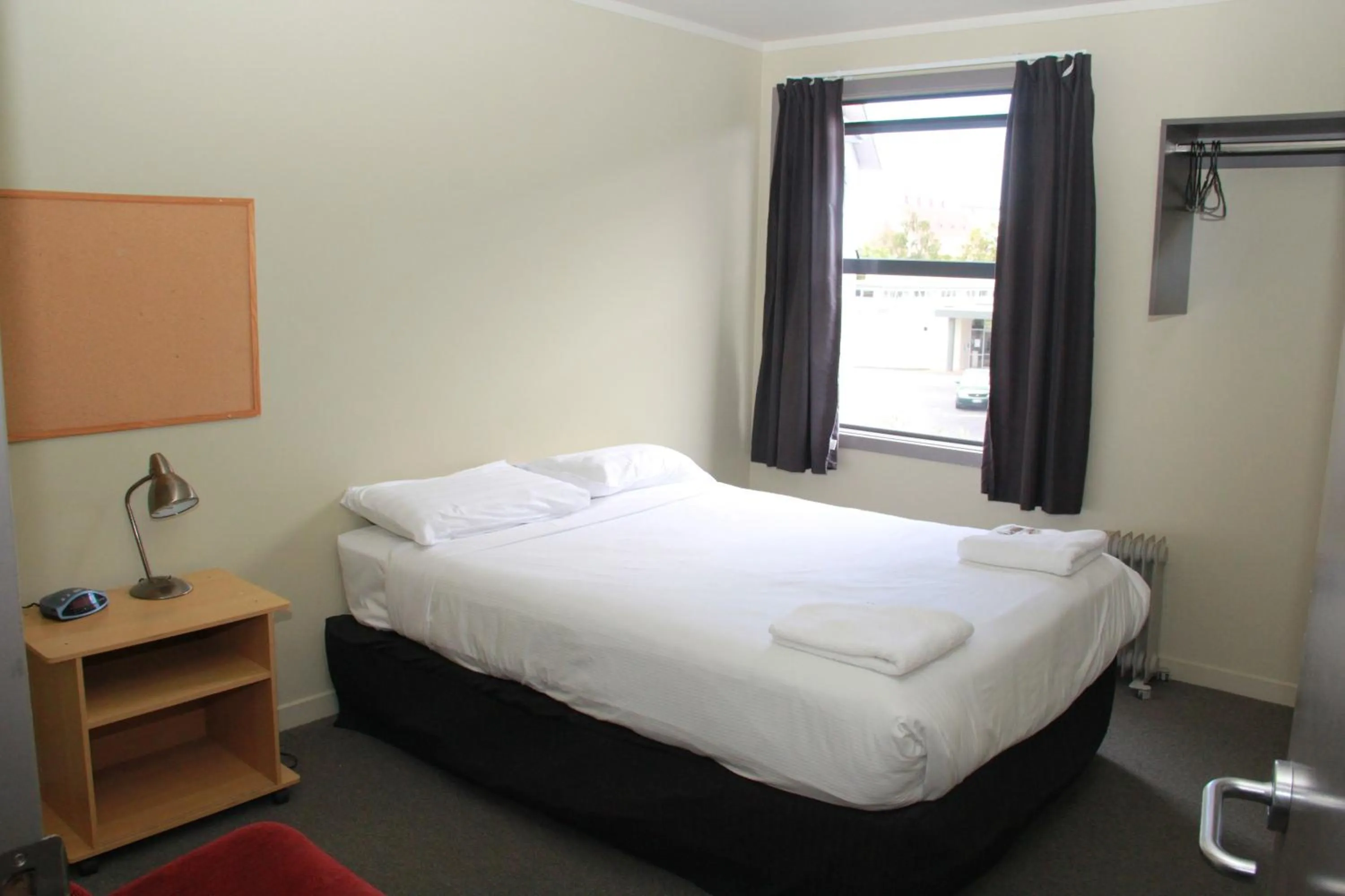Bedroom, Bed in Nikau Apartments