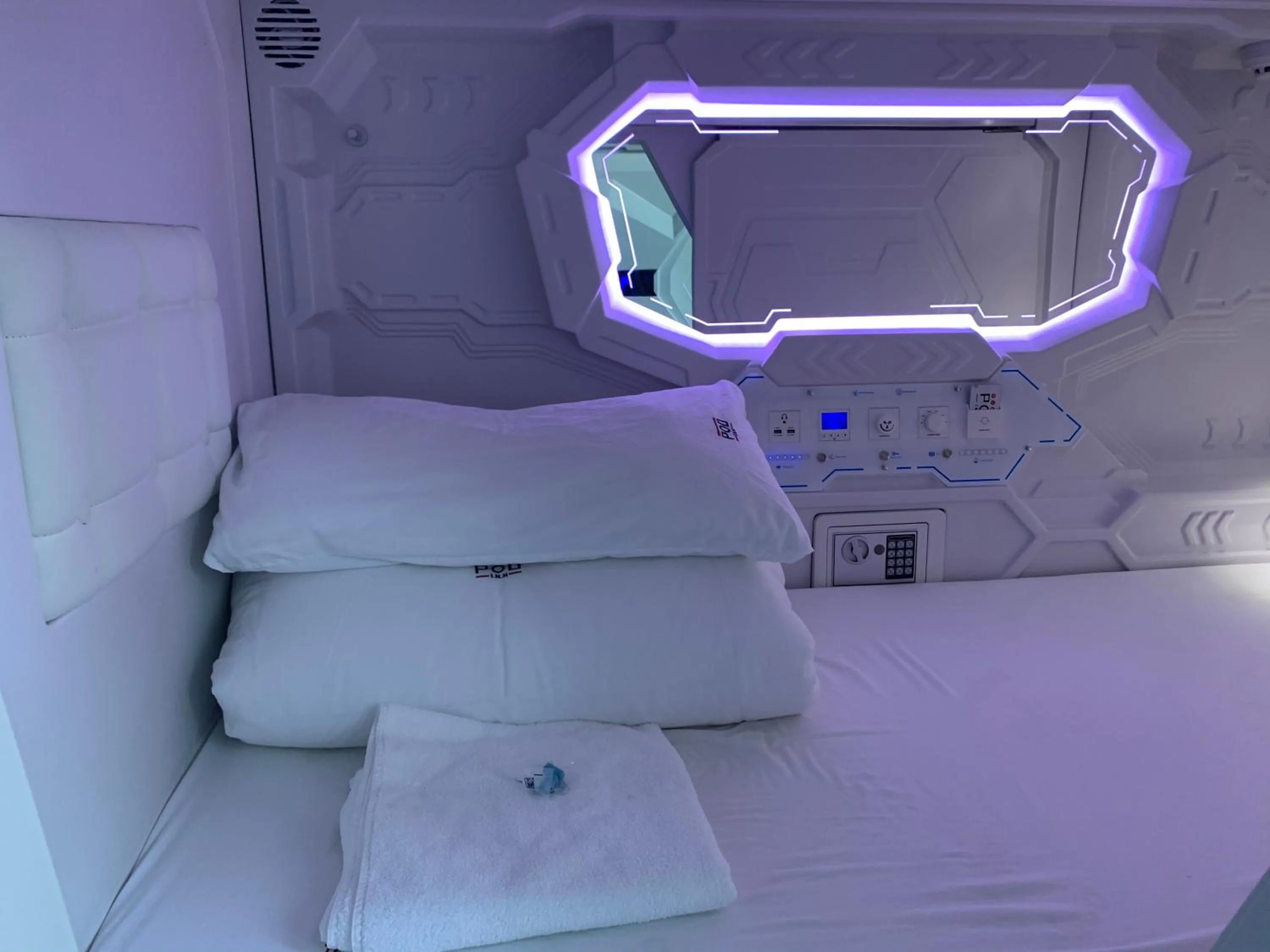 Bed in Pod Inn