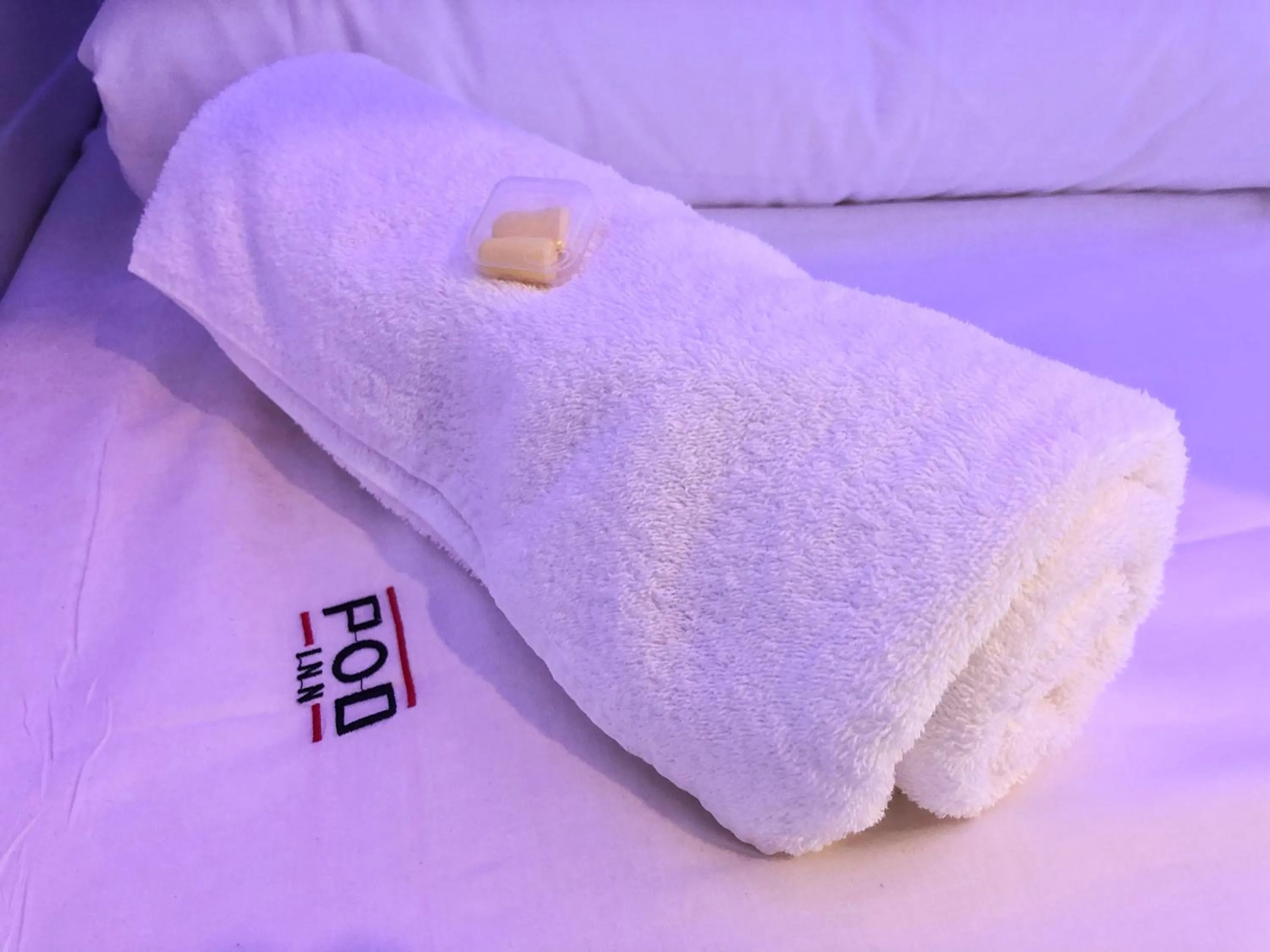 towels, Bed in Pod Inn