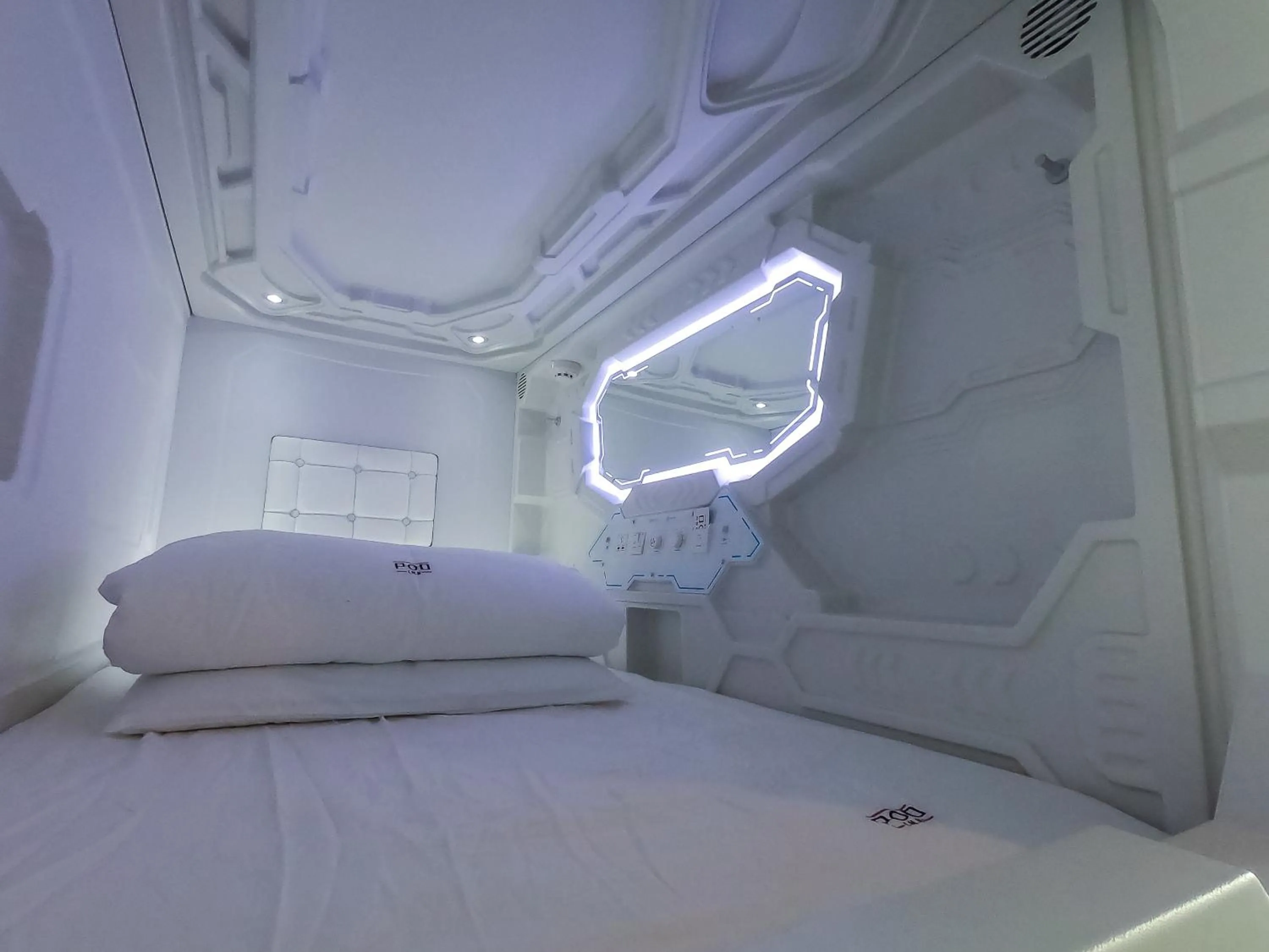 Bed in Pod Inn