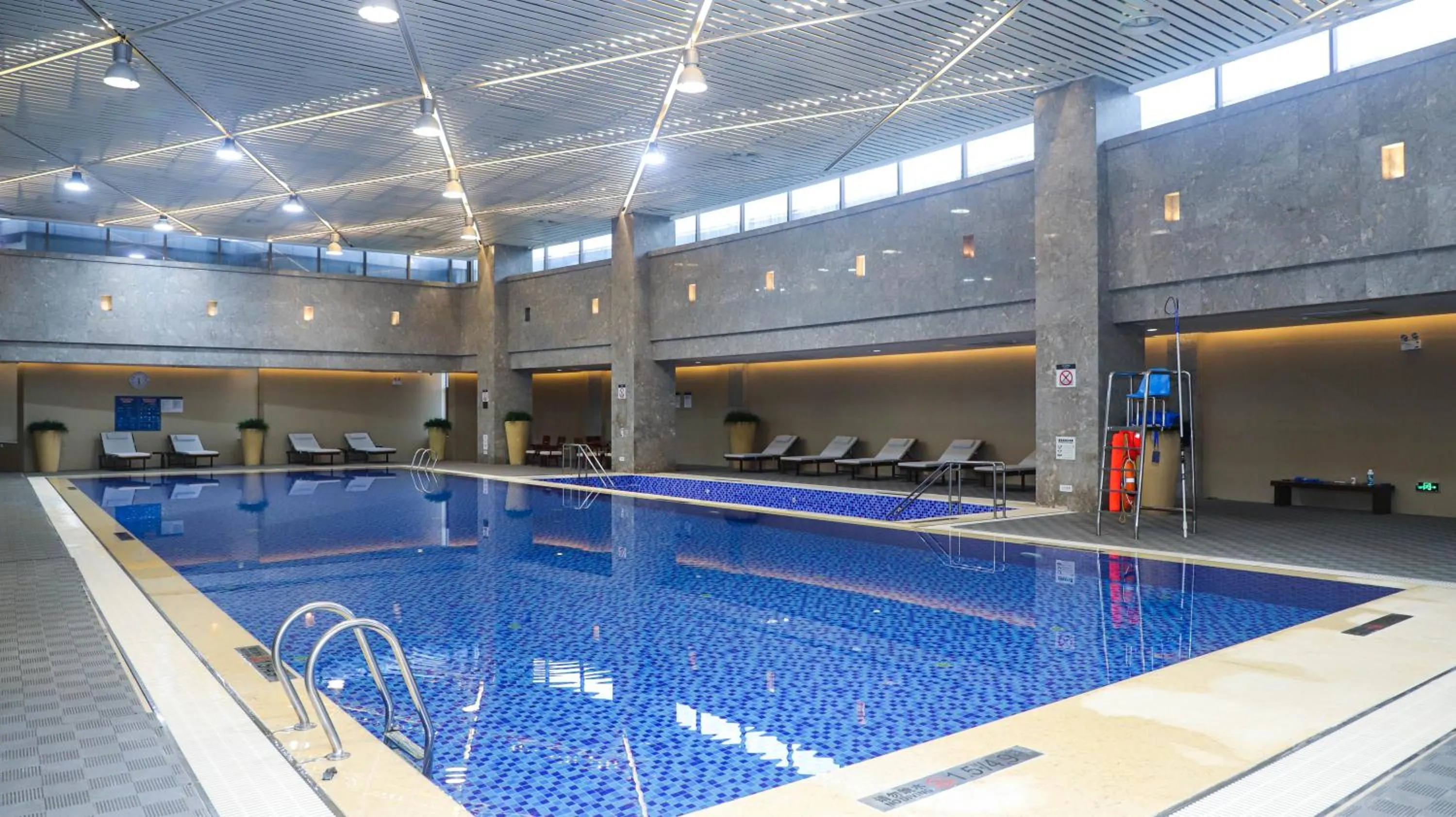 Swimming pool in Four Points by Sheraton Suzhou
