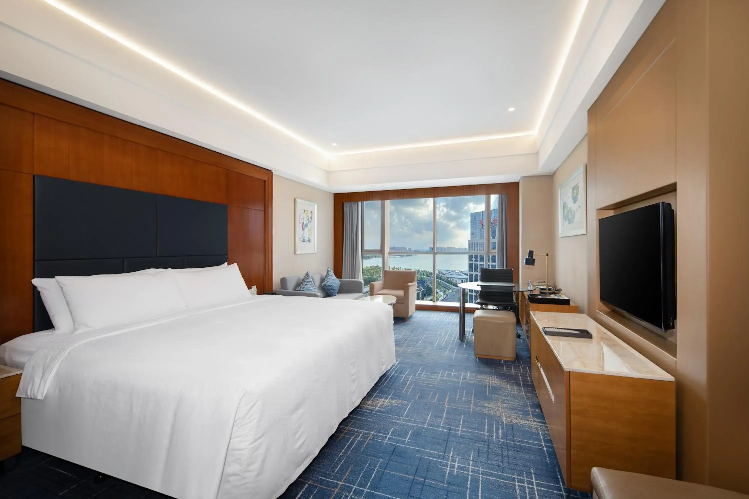 Deluxe King Room in Four Points by Sheraton Suzhou Deluxe King Room in Four Points by Sheraton Suzhou