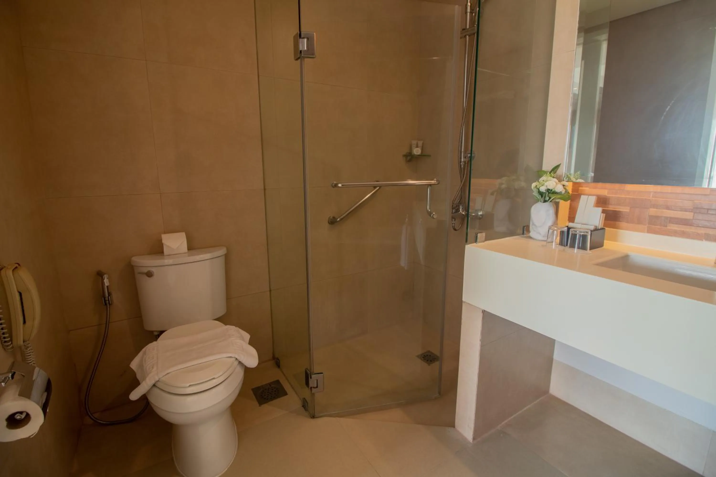 Bathroom in Harolds Hotel Cebu