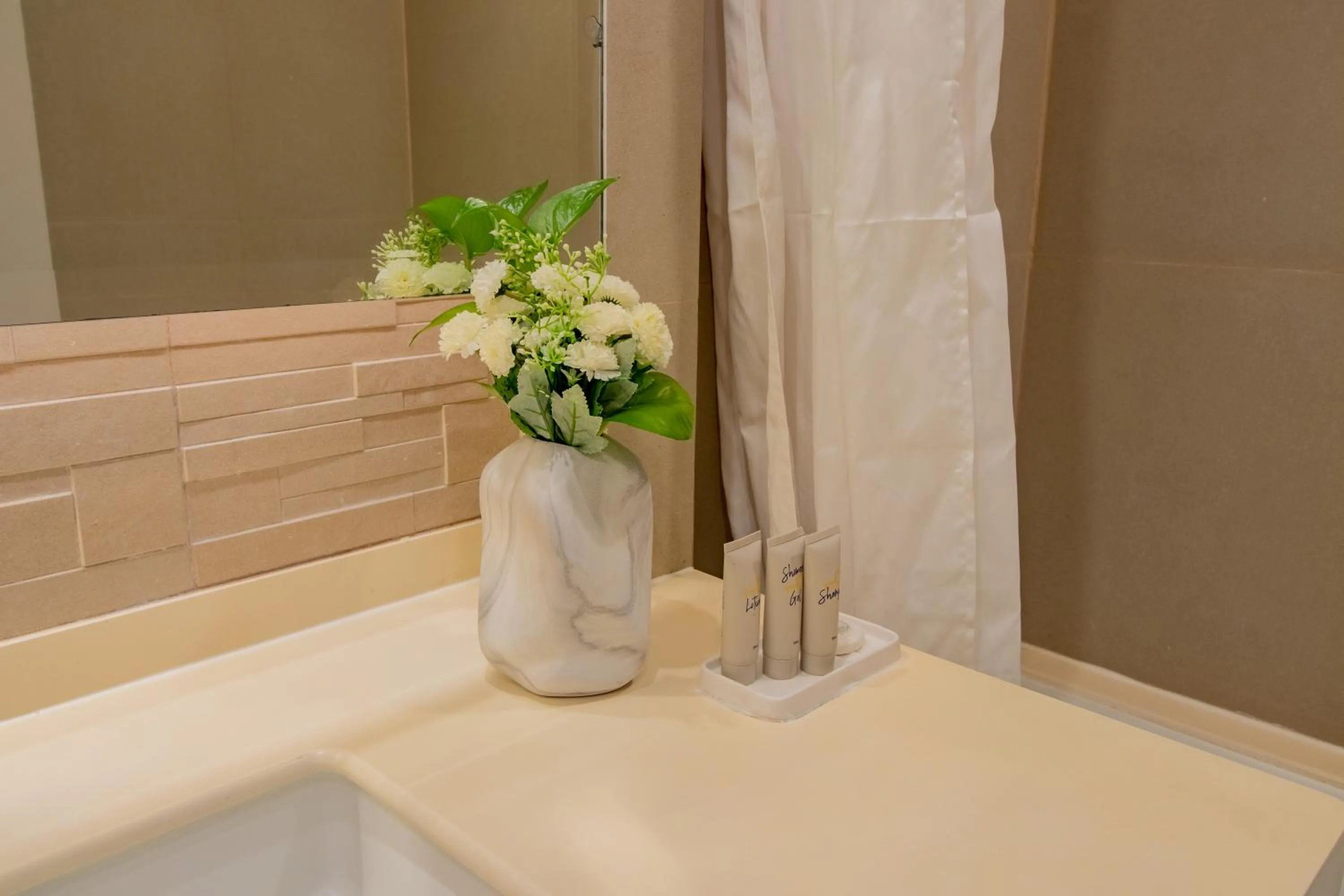 Bathroom in Harolds Hotel Cebu