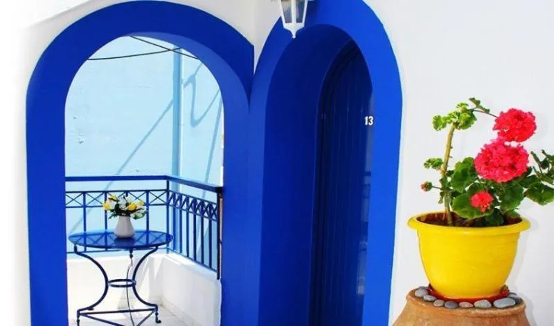 Decorative detail in Psaras Apartments