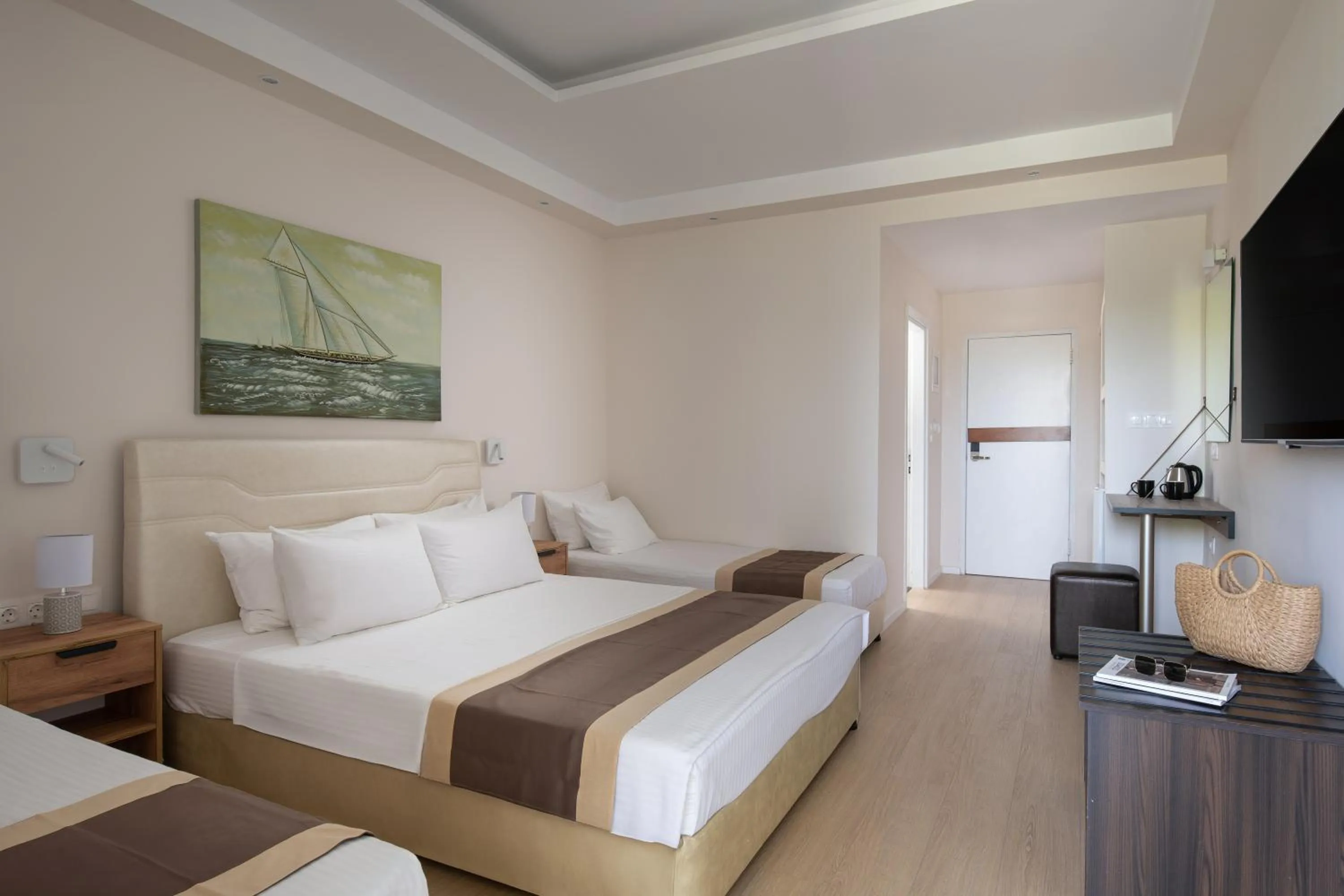 Bedroom, Bed in Hotel Rema