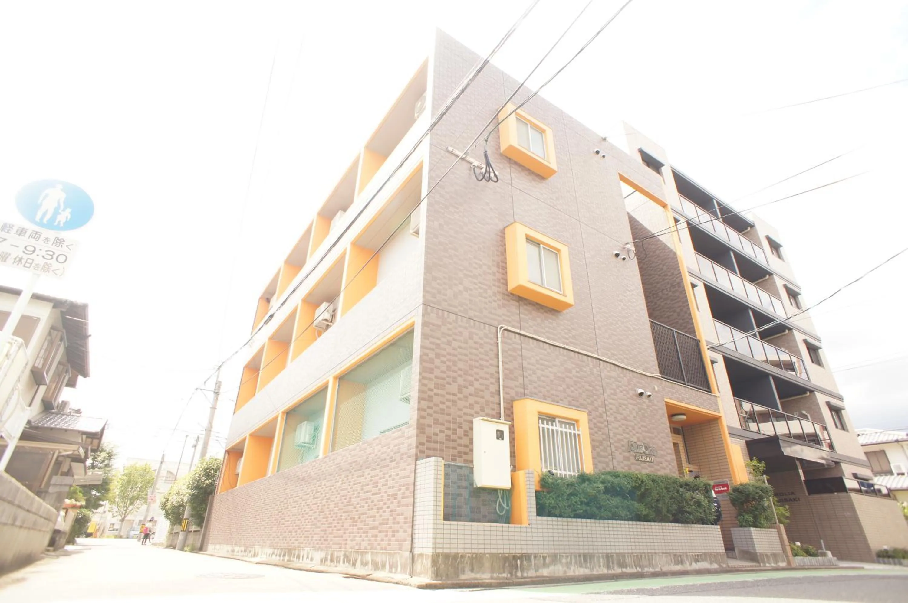 Property building in Plusonefujisaki