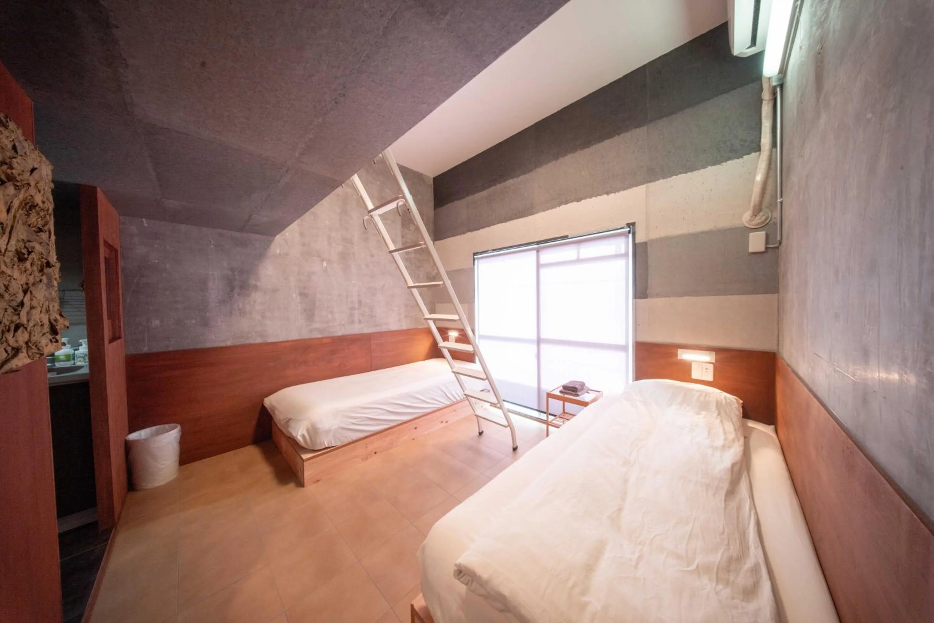 Bed in Plusone Fujisaki