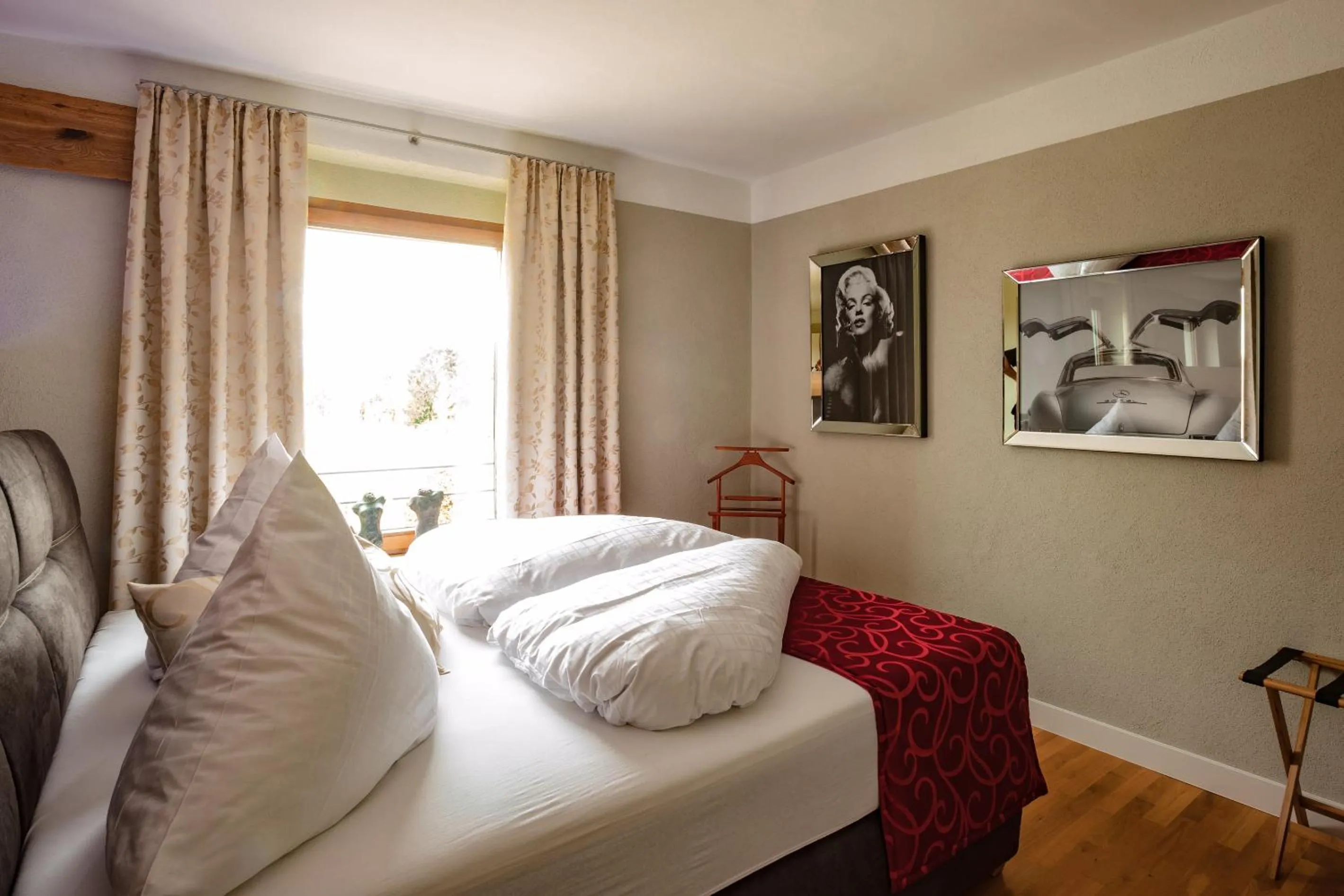 Photo of the whole room, Bed in Hofgut Held