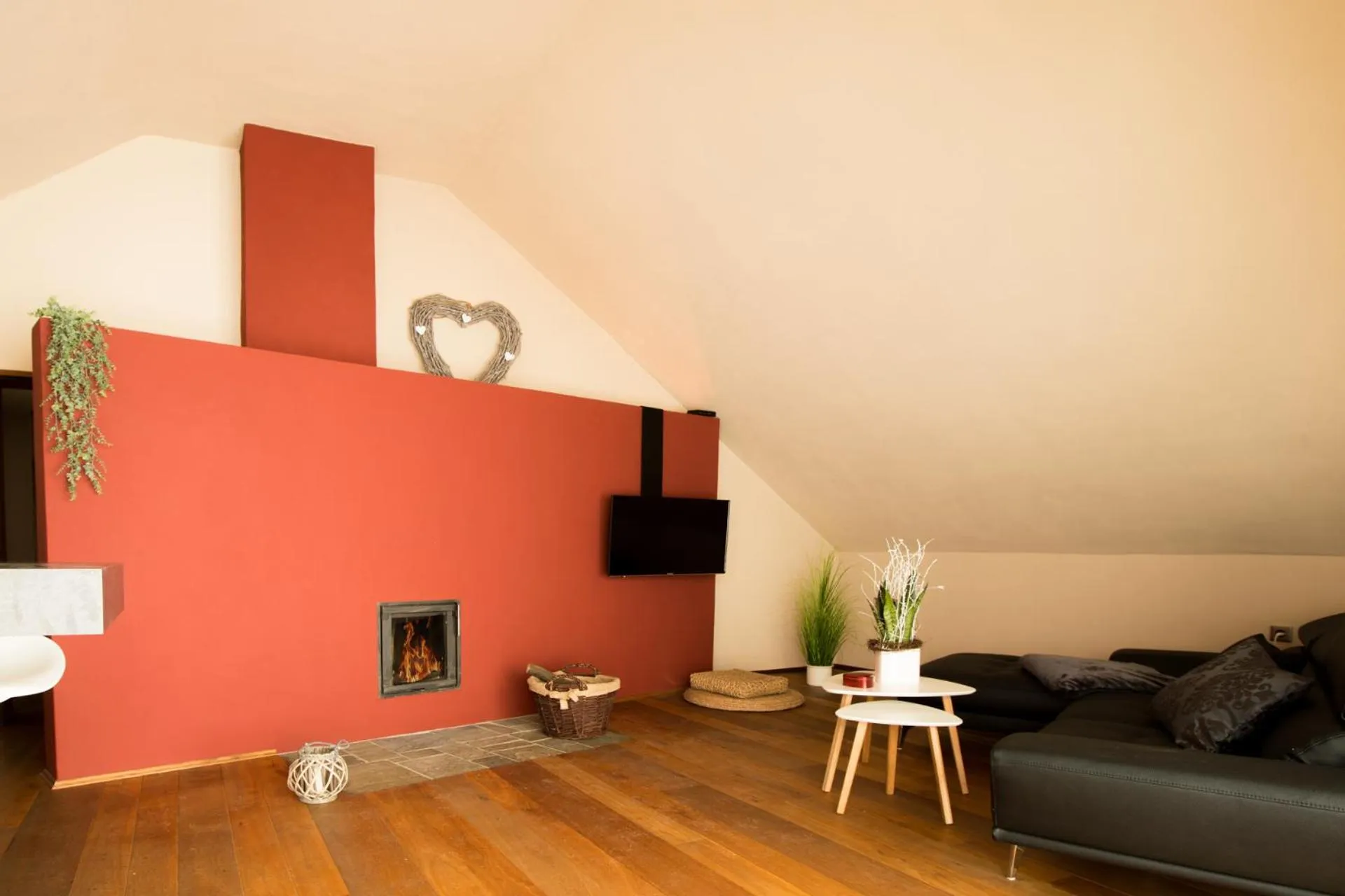 Photo of the whole room in Hofgut Held