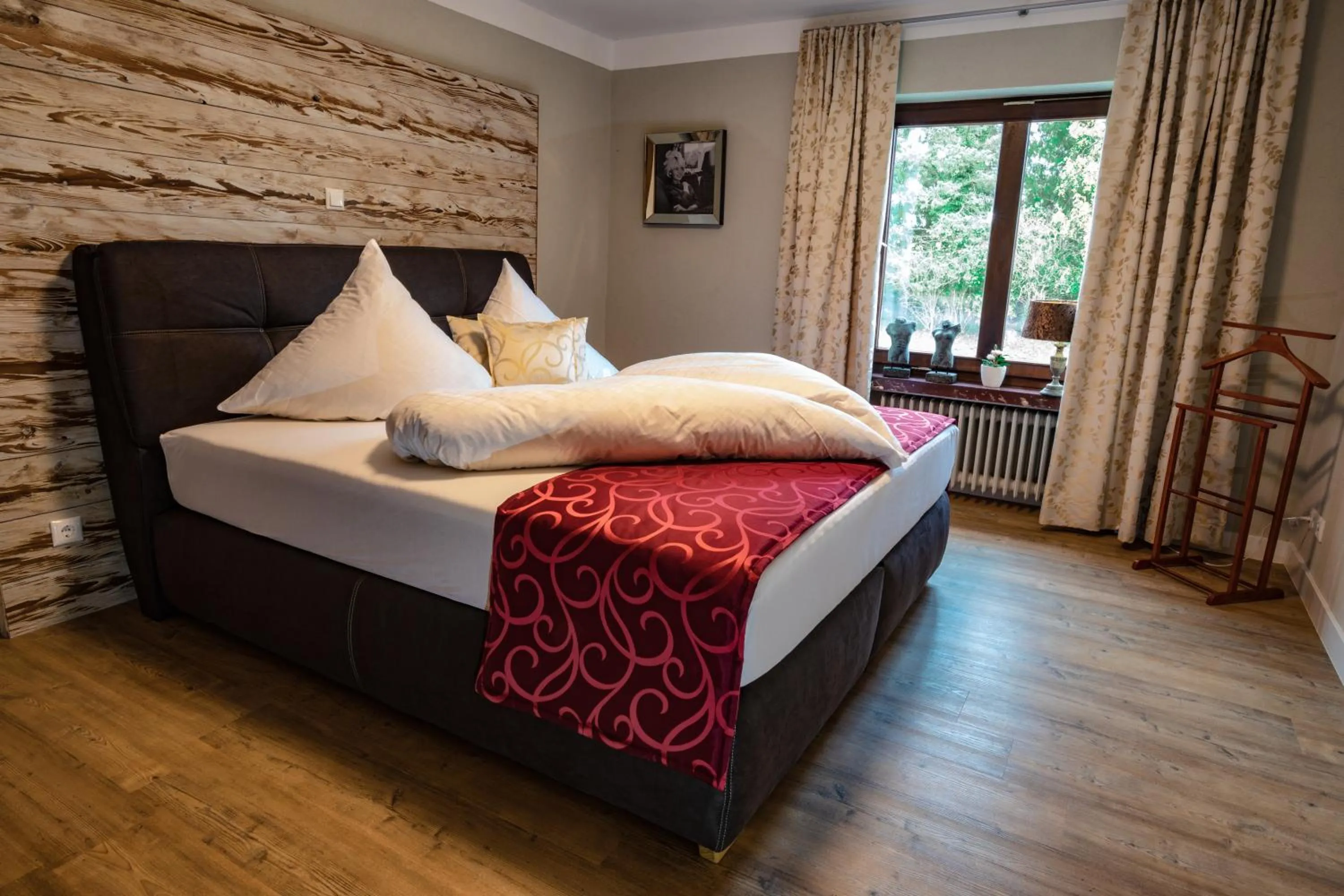 Photo of the whole room, Bed in Hofgut Held