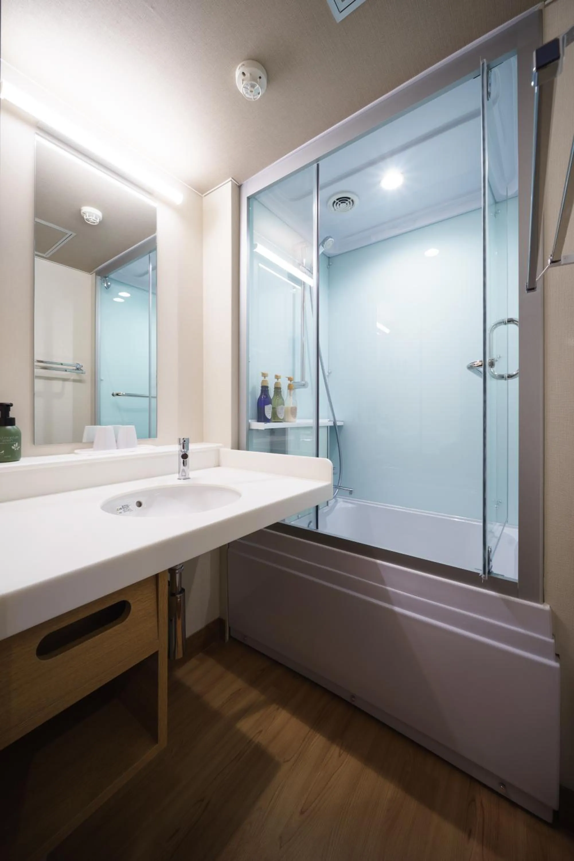 Shower in Kintarou Onsen Hotel