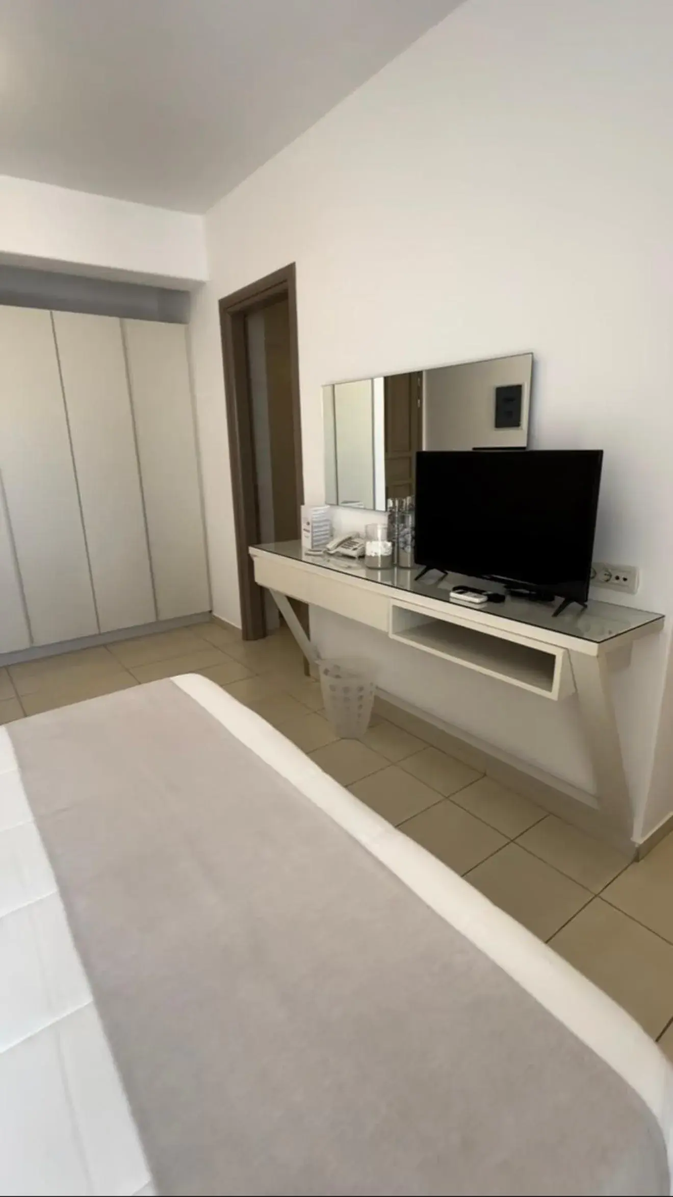 Lithos by Spyros & Flora Lithos by Spyros & Flora