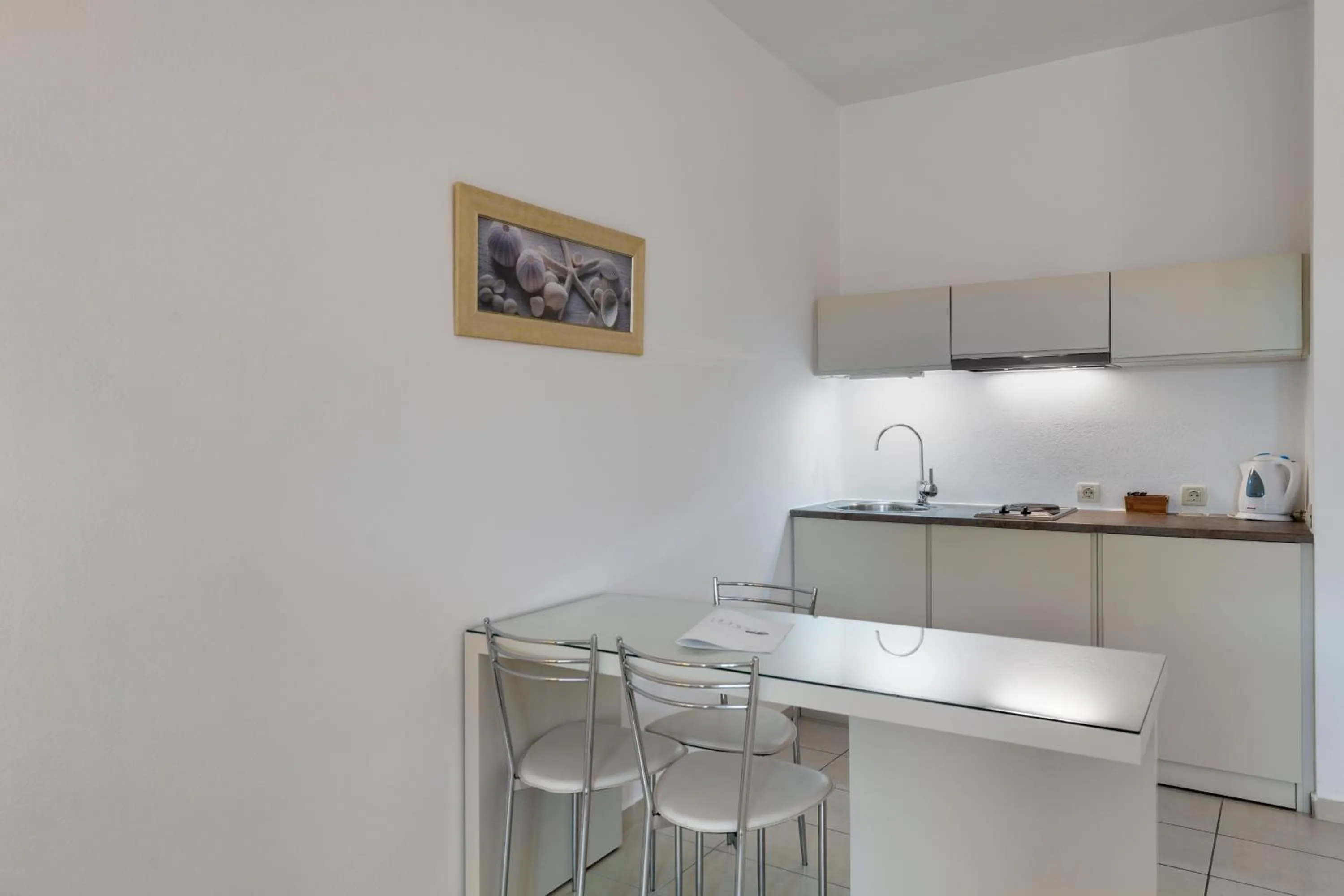 Coffee/tea facilities in Lithos by Spyros & Flora