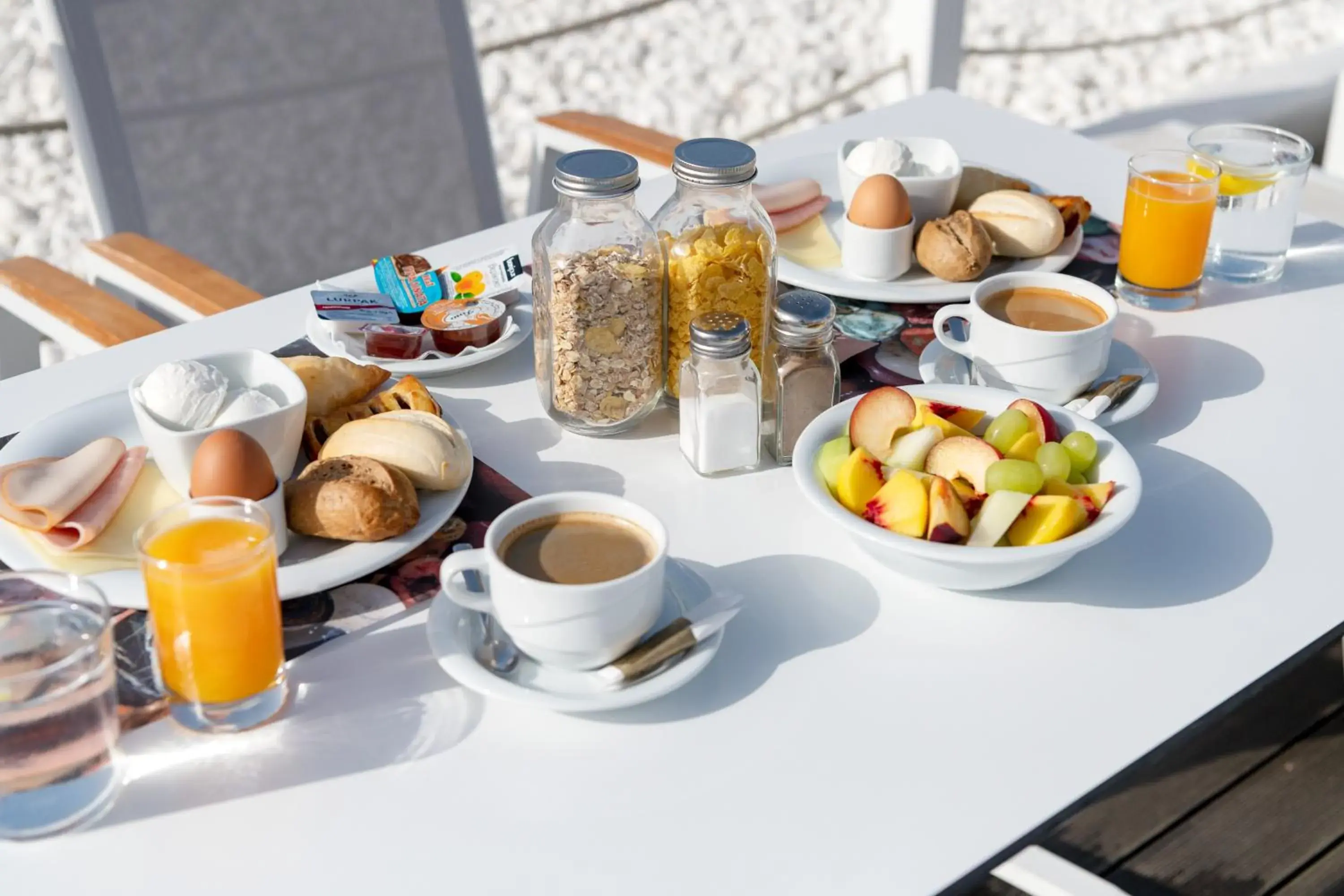 Breakfast in Lithos by Spyros & Flora Breakfast in Lithos by Spyros & Flora