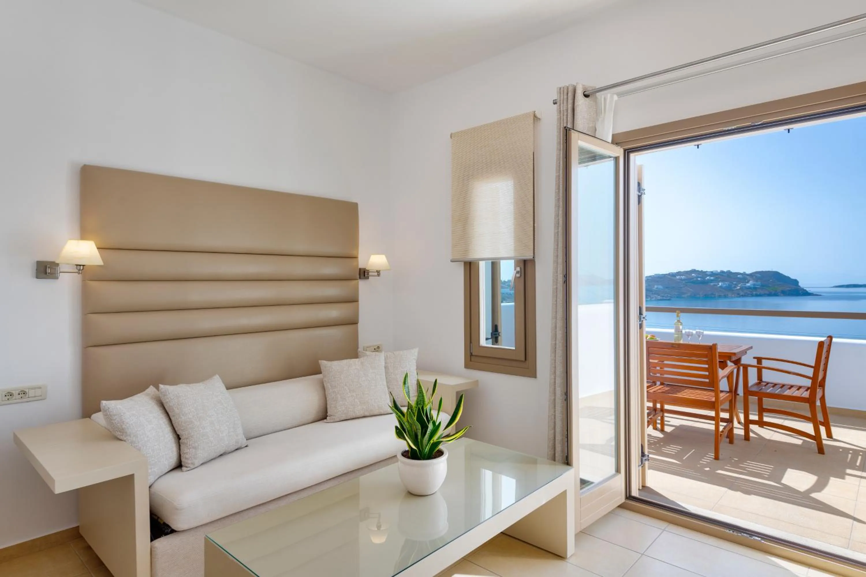 Balcony/Terrace in Lithos by Spyros & Flora