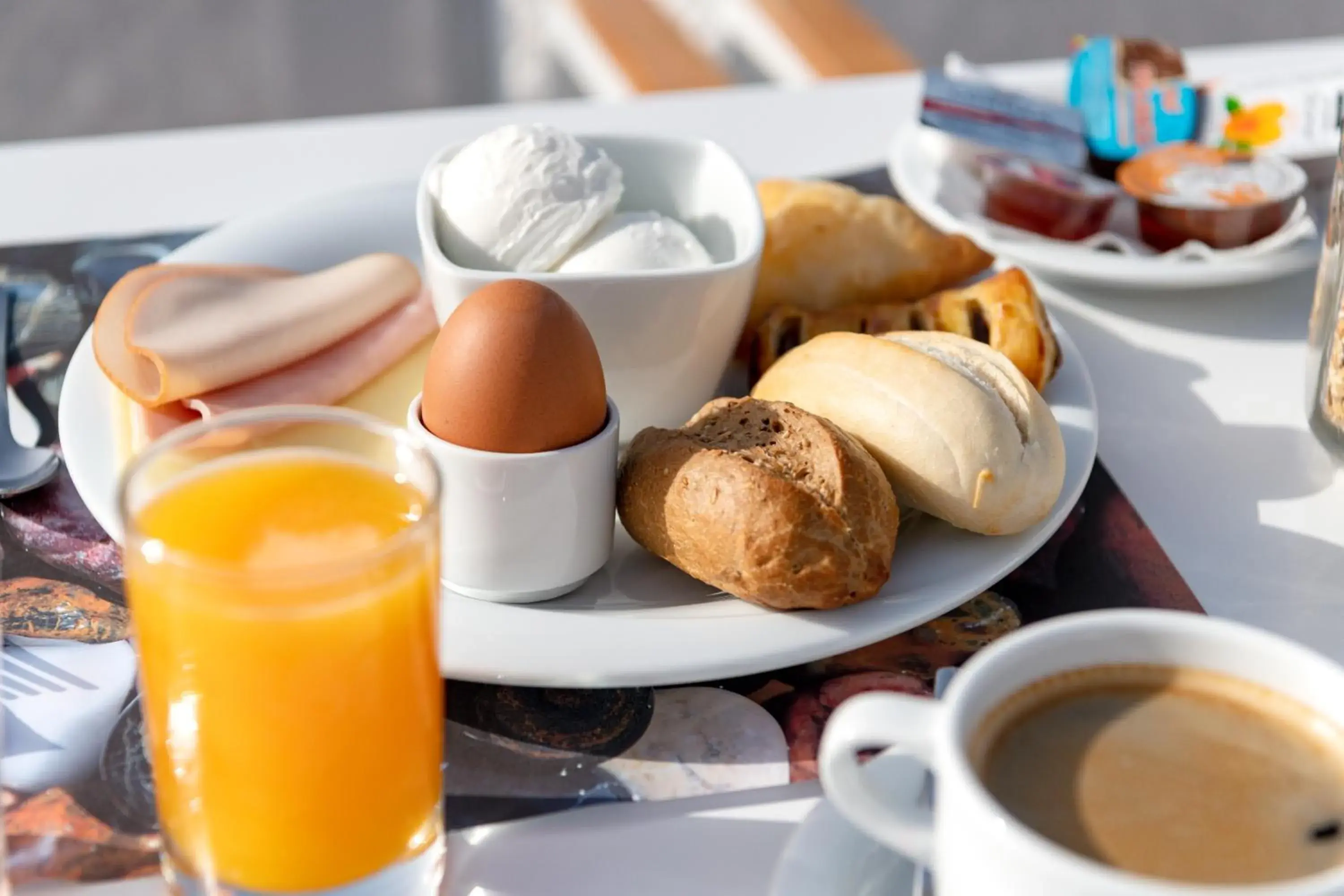 Food and drinks in Lithos by Spyros & Flora Food and drinks in Lithos by Spyros & Flora