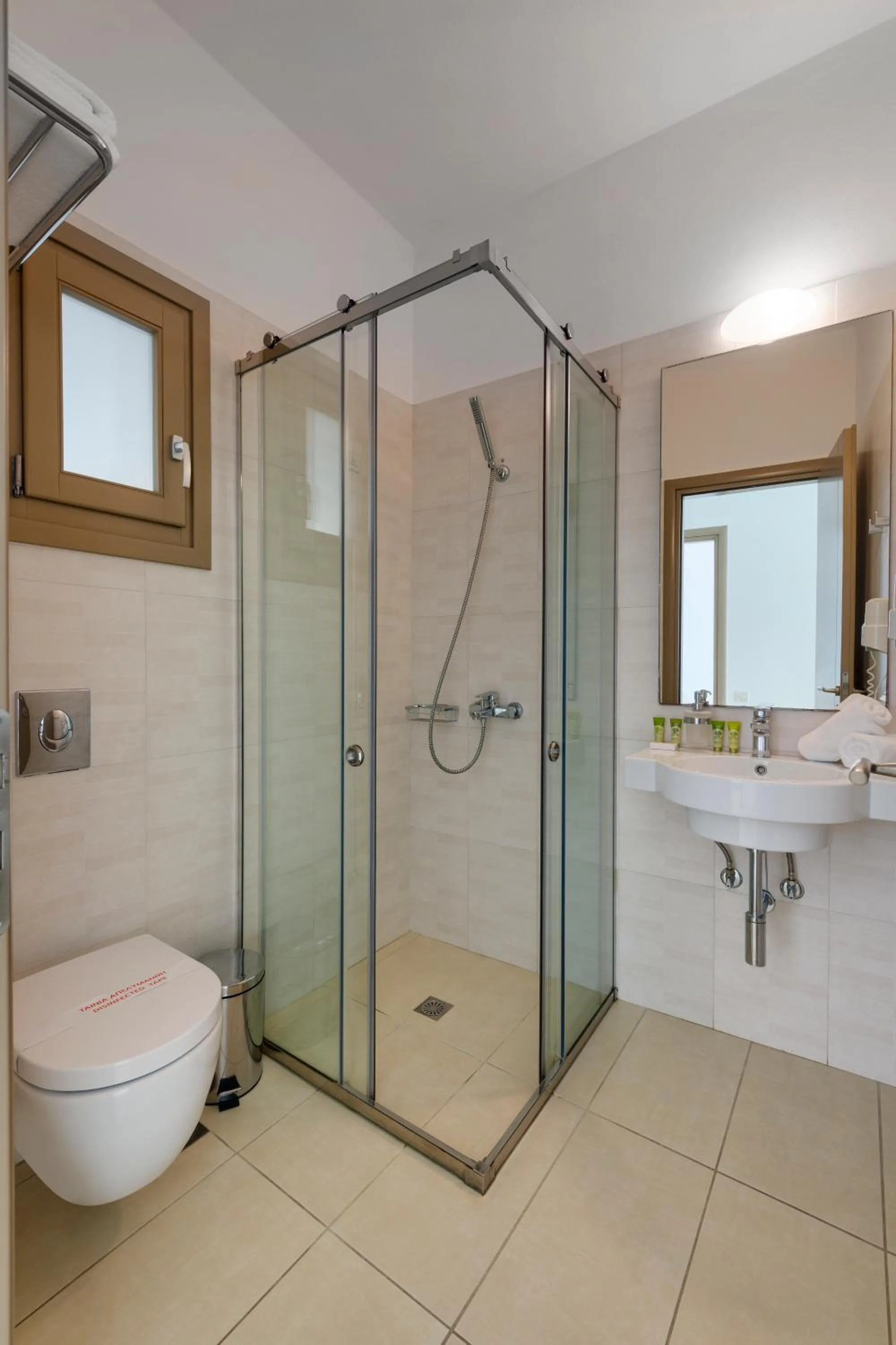 Bathroom in Lithos by Spyros & Flora