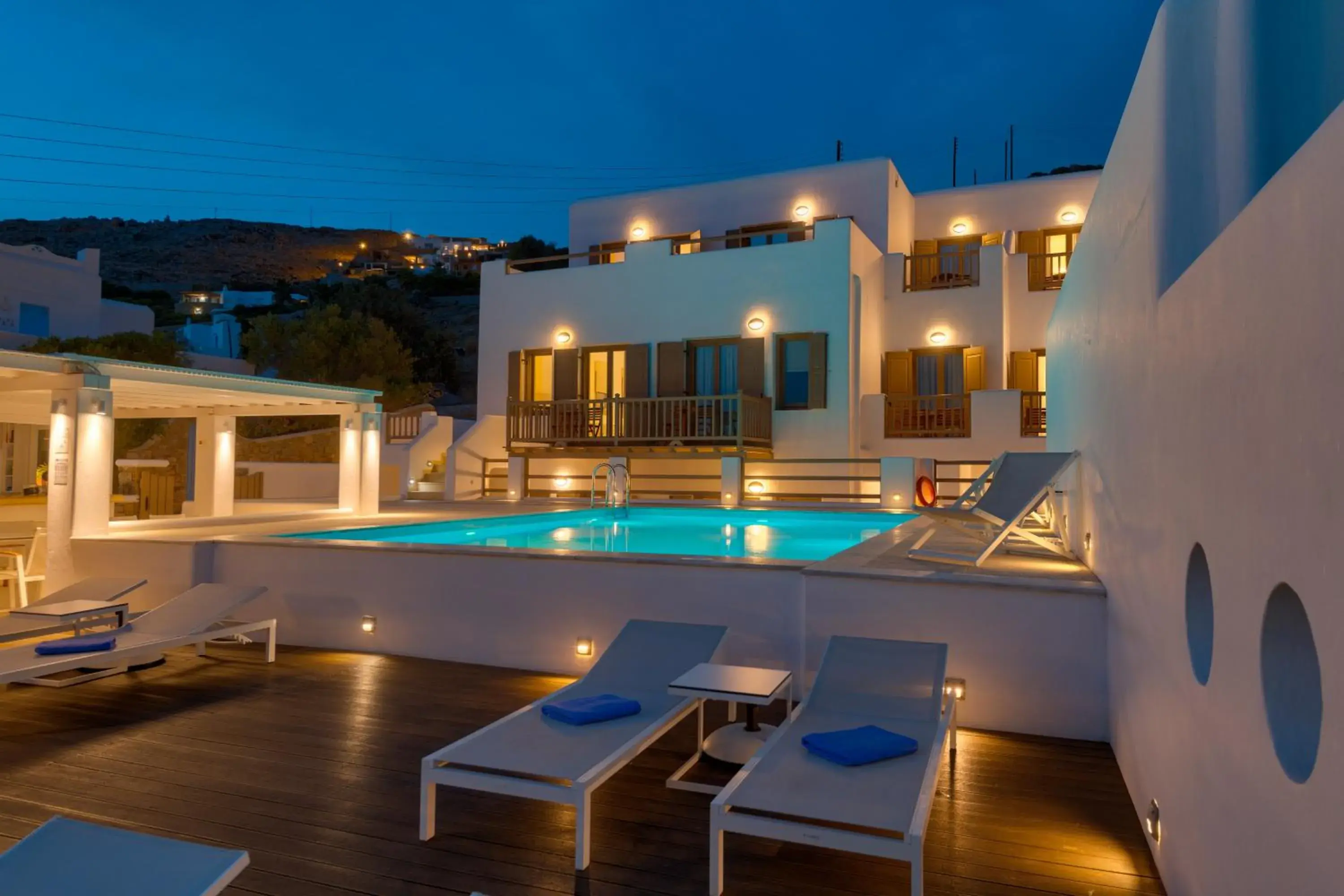 Property building in Lithos by Spyros & Flora Property building in Lithos by Spyros & Flora