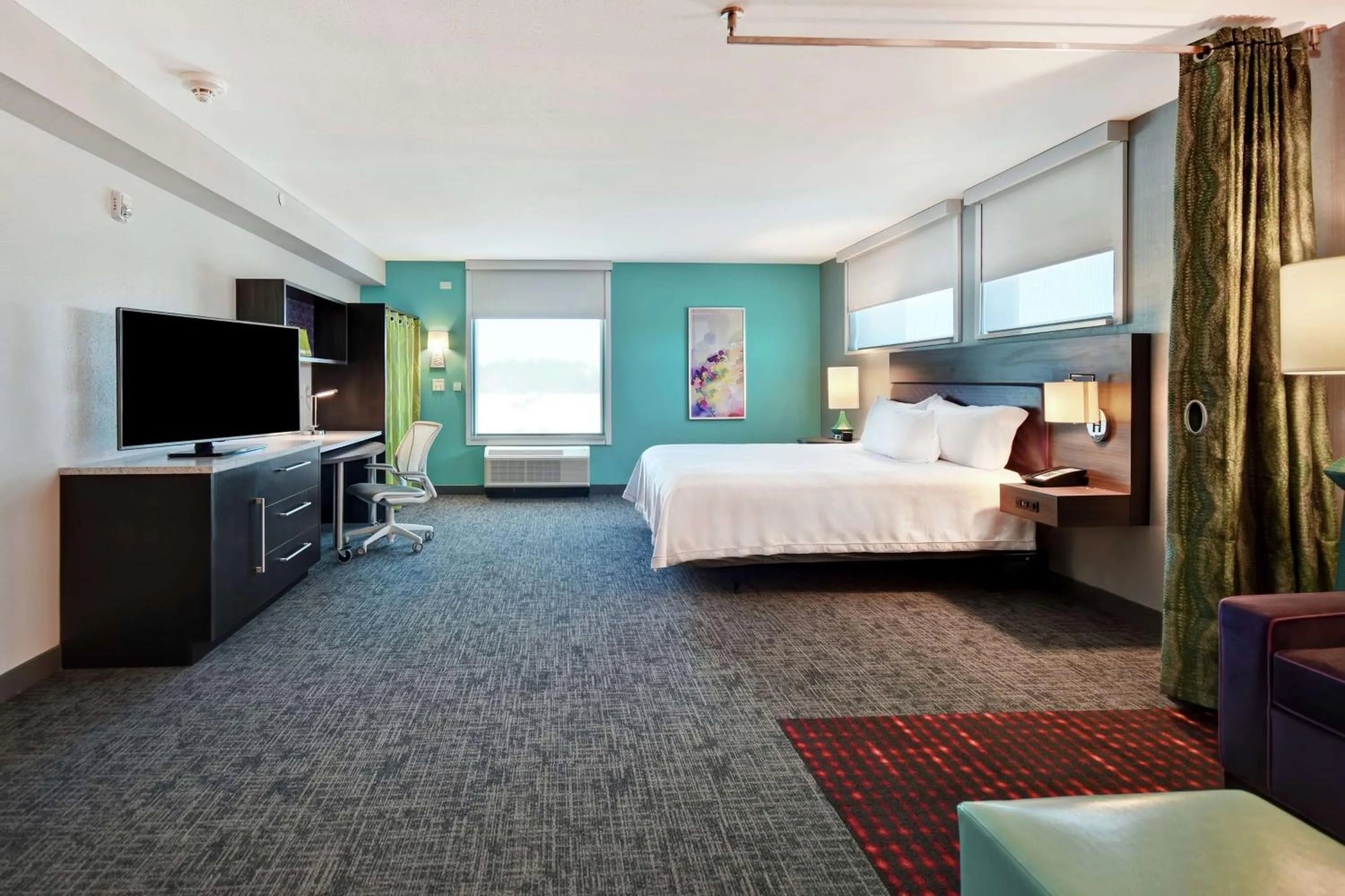 Bedroom, Bed in Home 2 Suites By Hilton Dothan