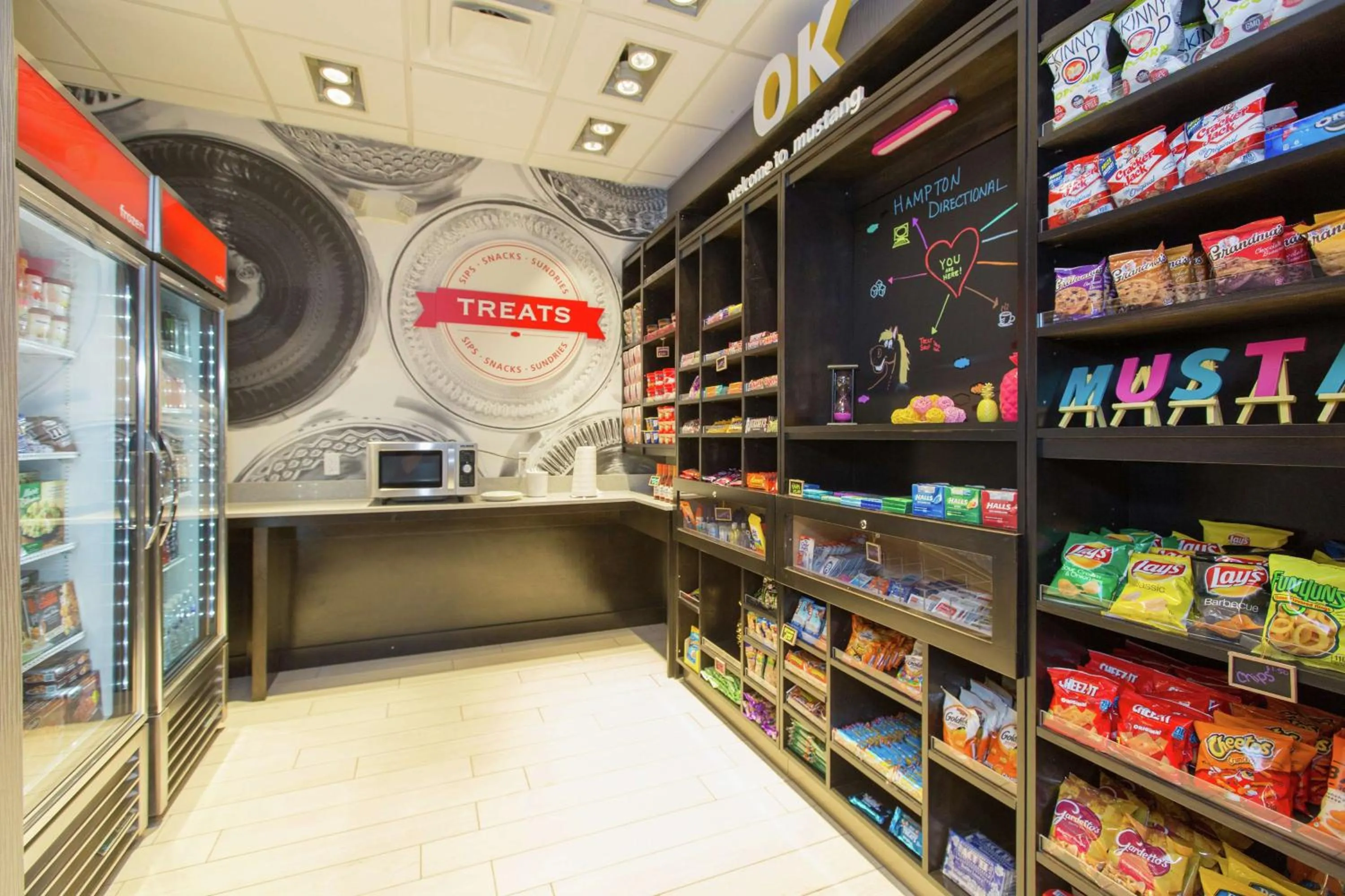 Restaurant/places to eat in Hampton Inn Mustang