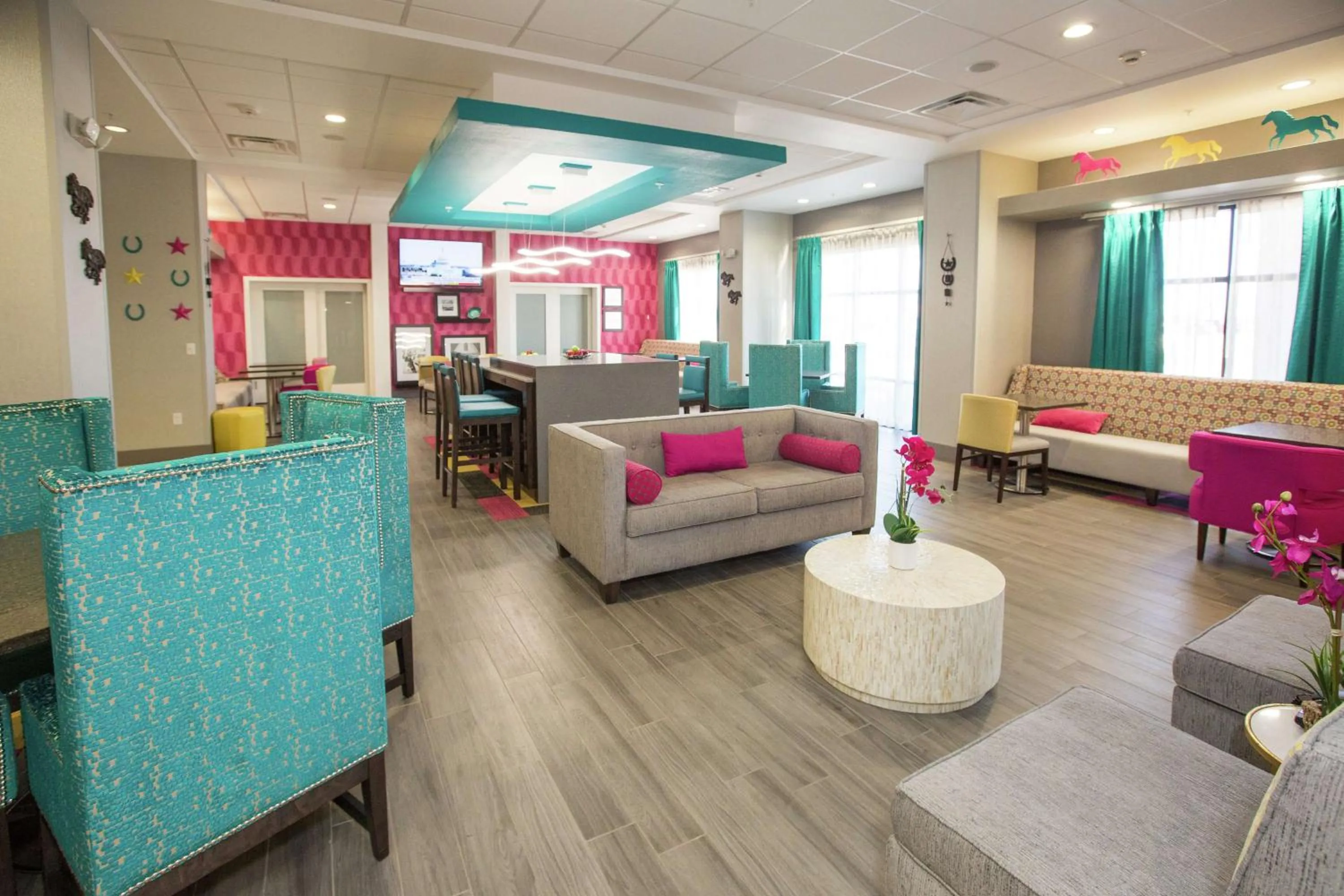 Lobby or reception in Hampton Inn Mustang