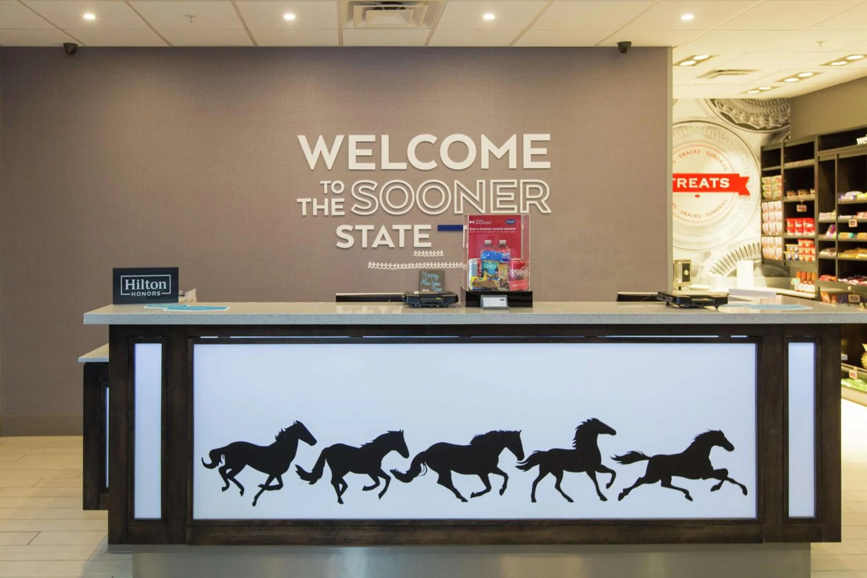 Lobby or reception in Hampton Inn Mustang