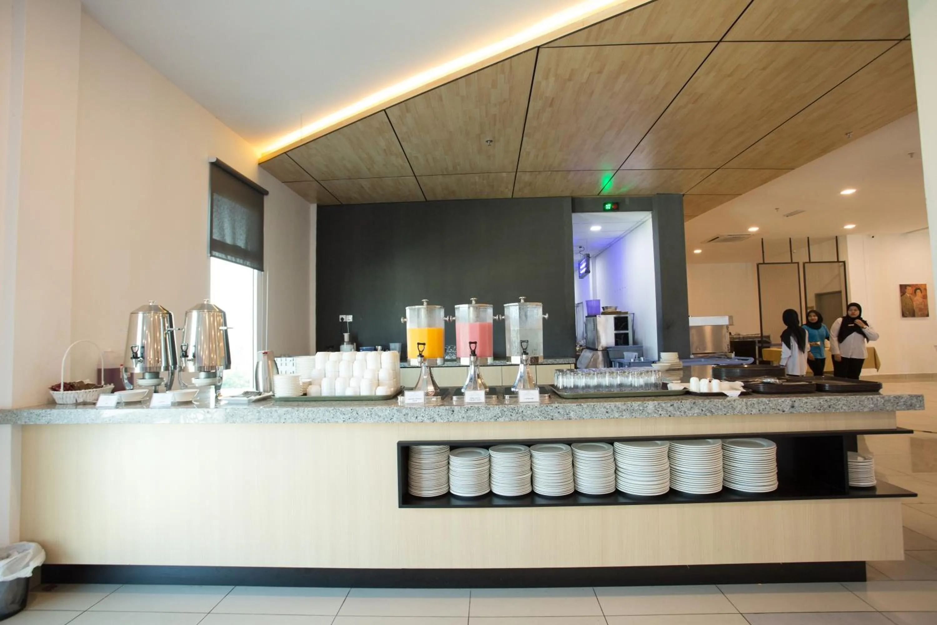 Breakfast in Hotel Adya Express Chenang