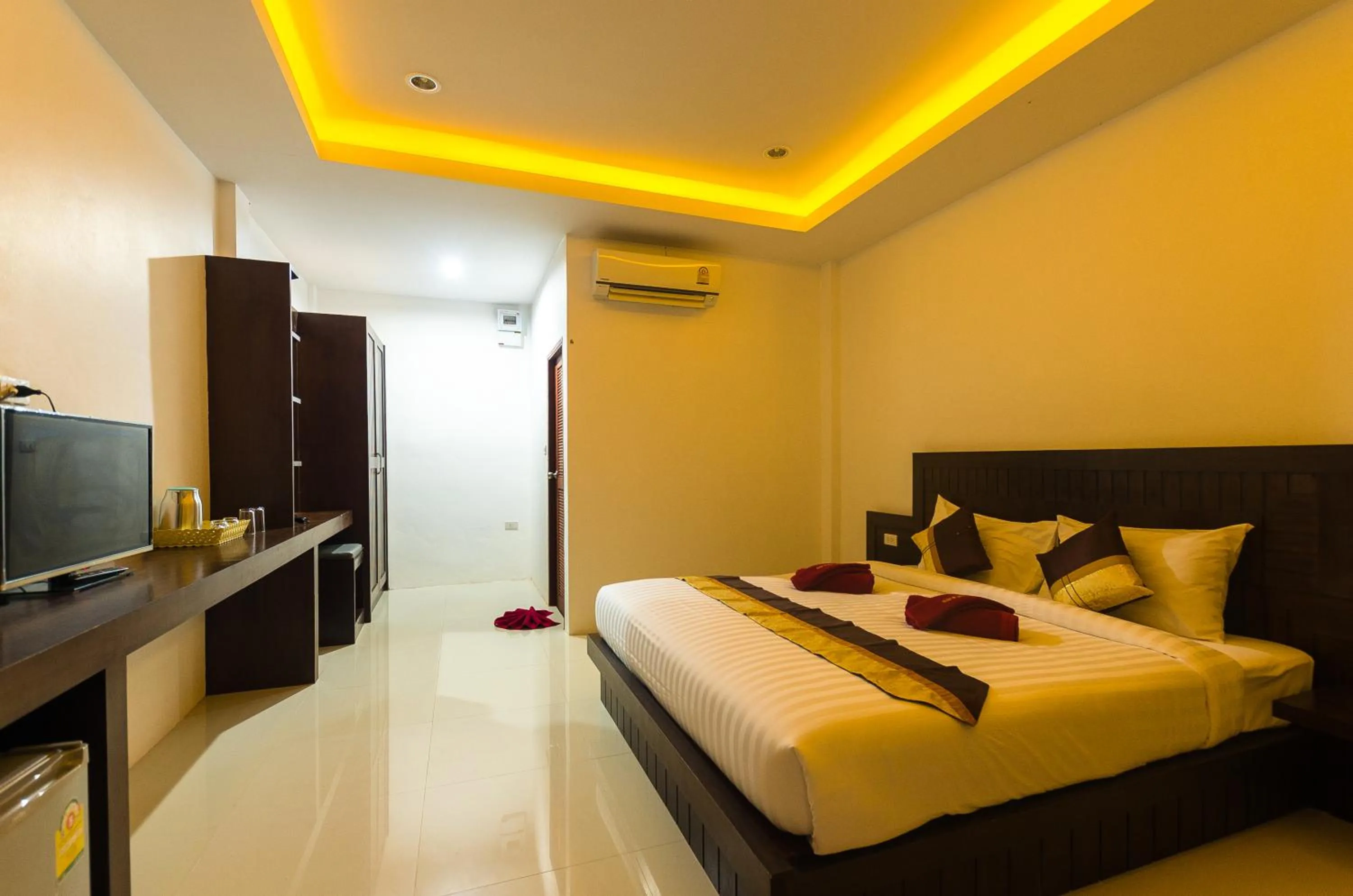 Bed in Sleep In Lanta Resort