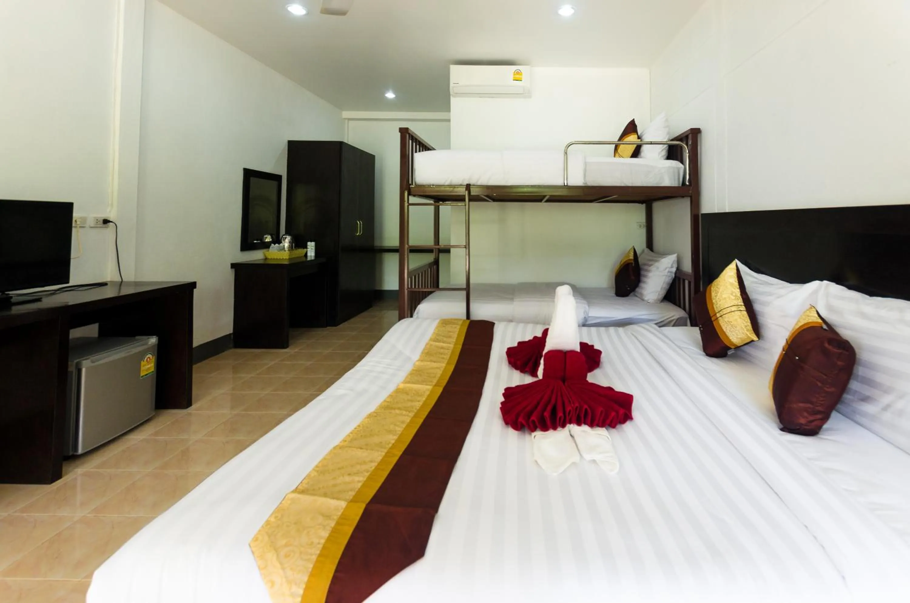 Bed in Sleep In Lanta Resort