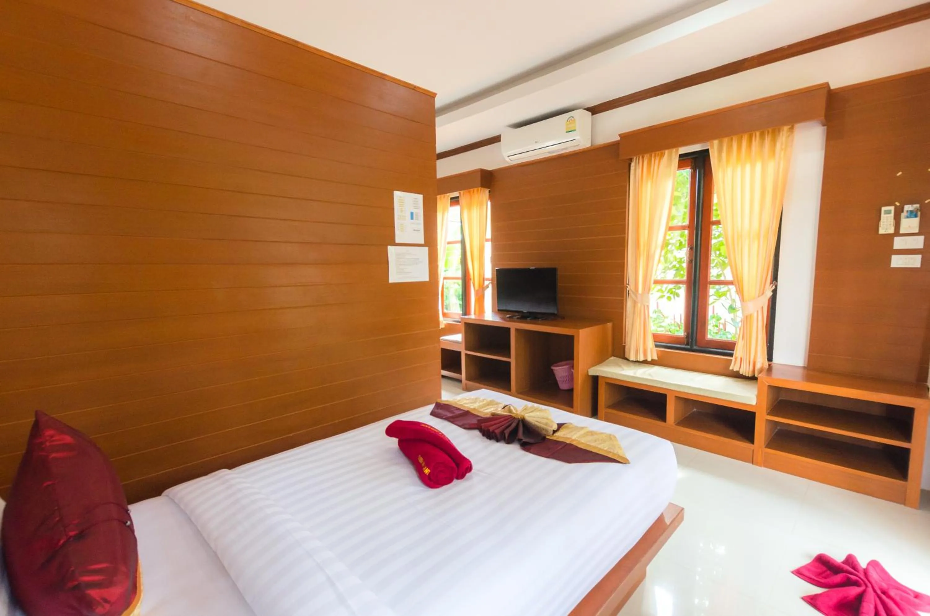 Bed in Sleep In Lanta Resort