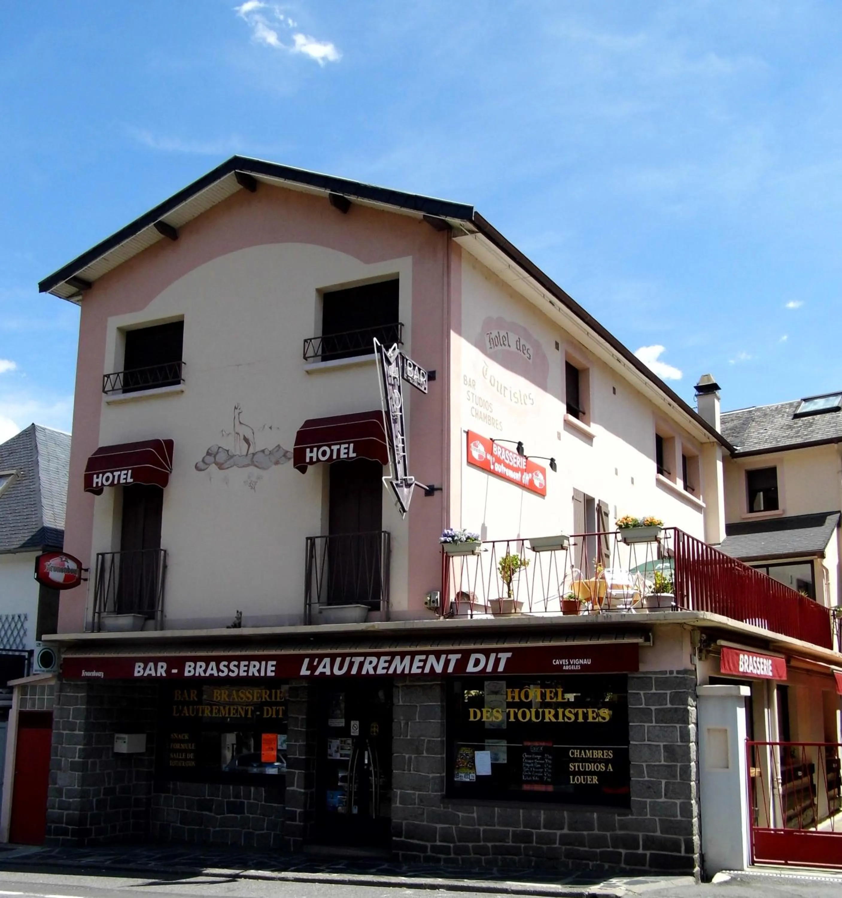 Facade/entrance in Résidence des Touristes