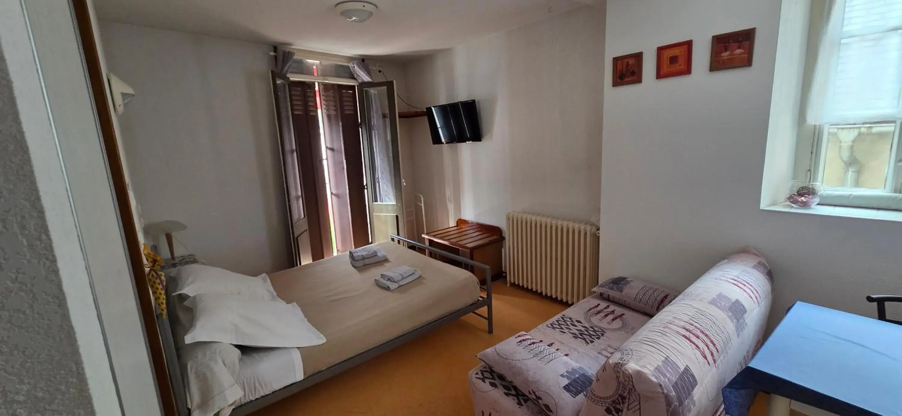 Superior Double Room in Résidence des Touristes Superior Double Room in Résidence des Touristes