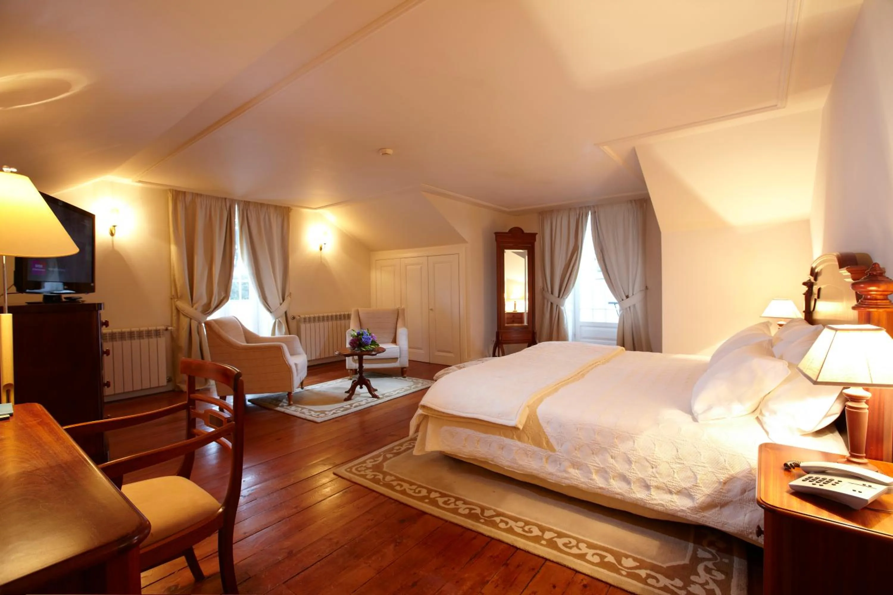 Decorative detail, Bed in PortoBay Serra Golf