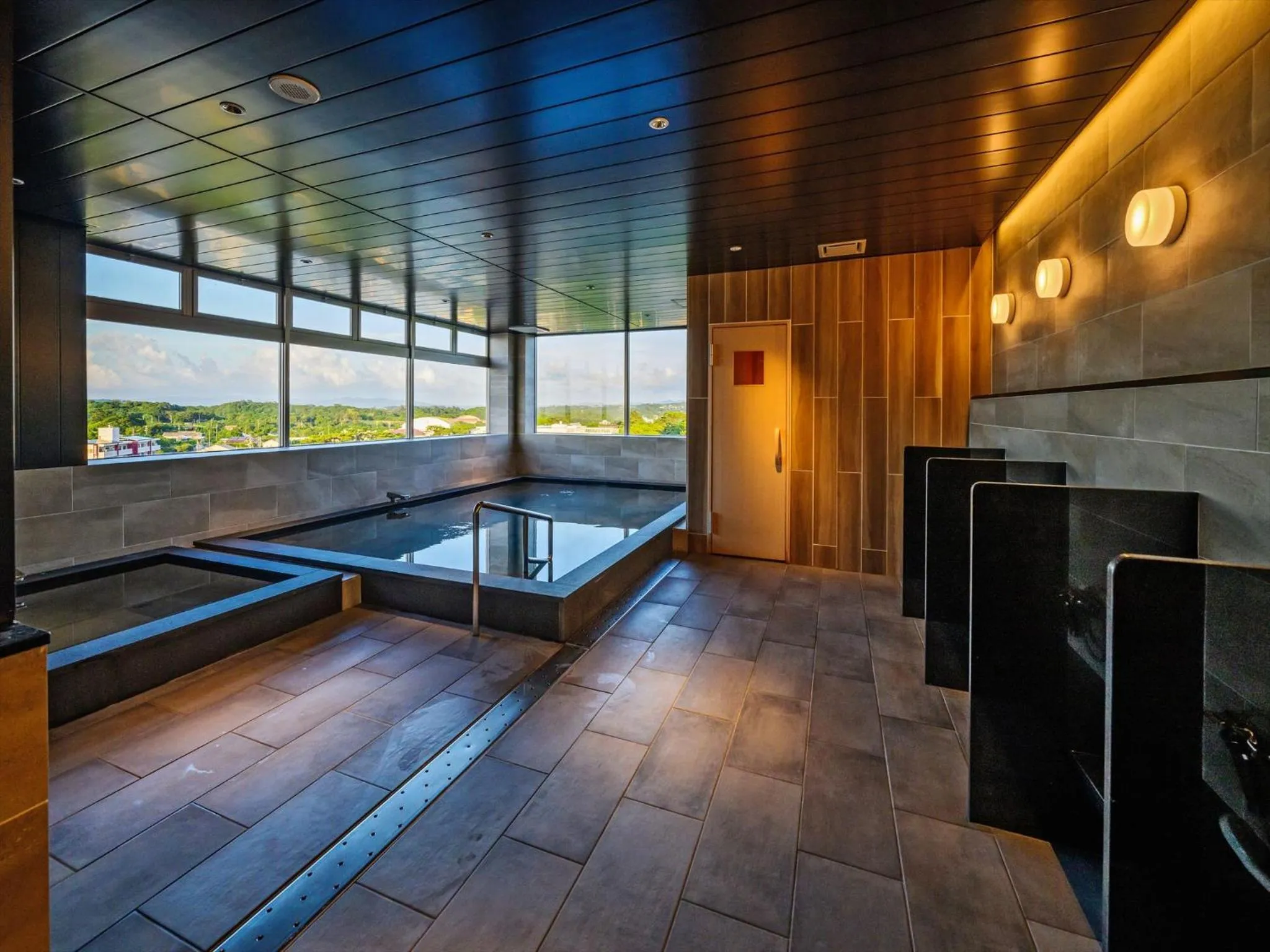 Public Bath in Lit Hotel NAKIJIN