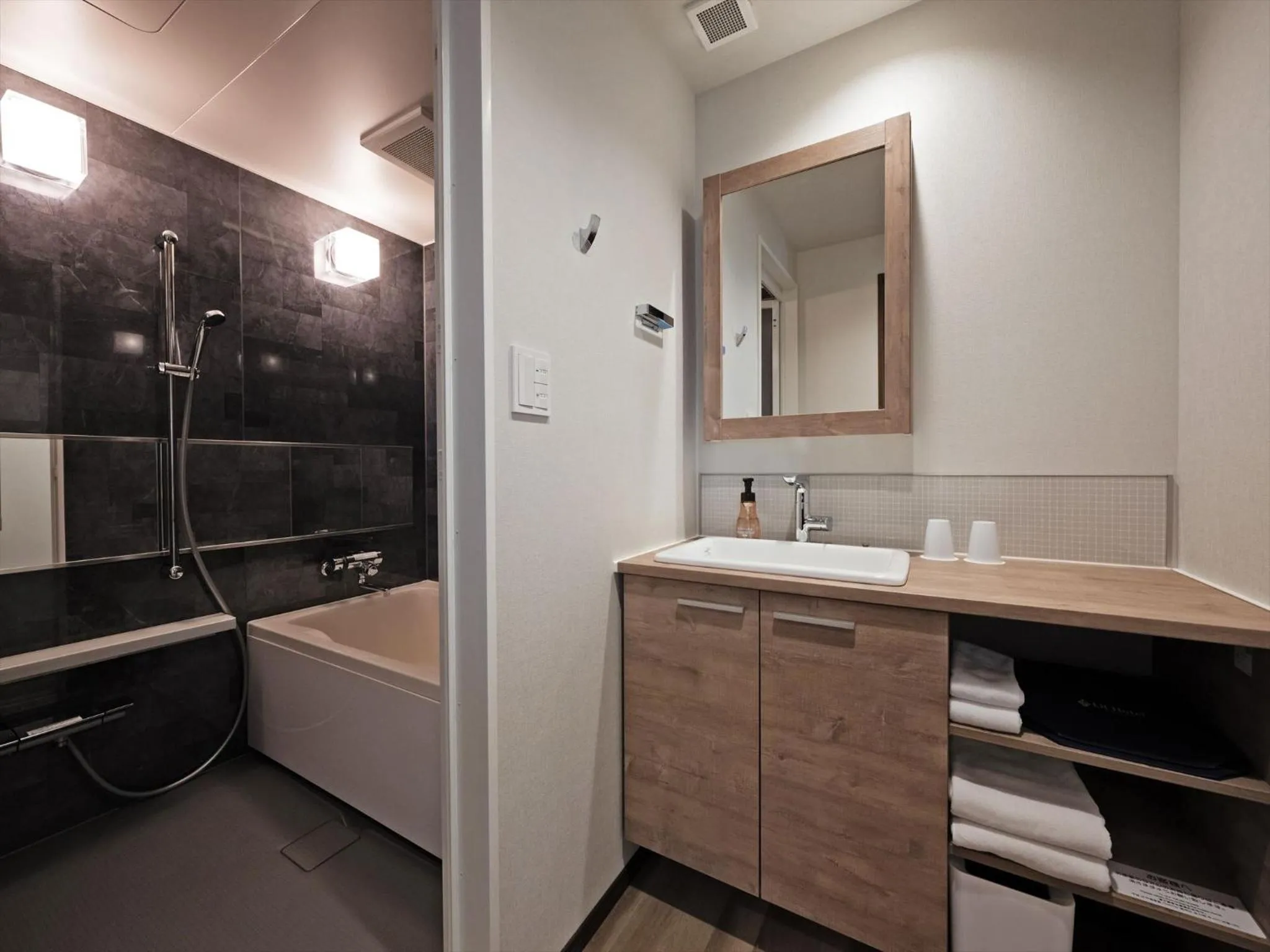 Shower in Lit Hotel NAKIJIN