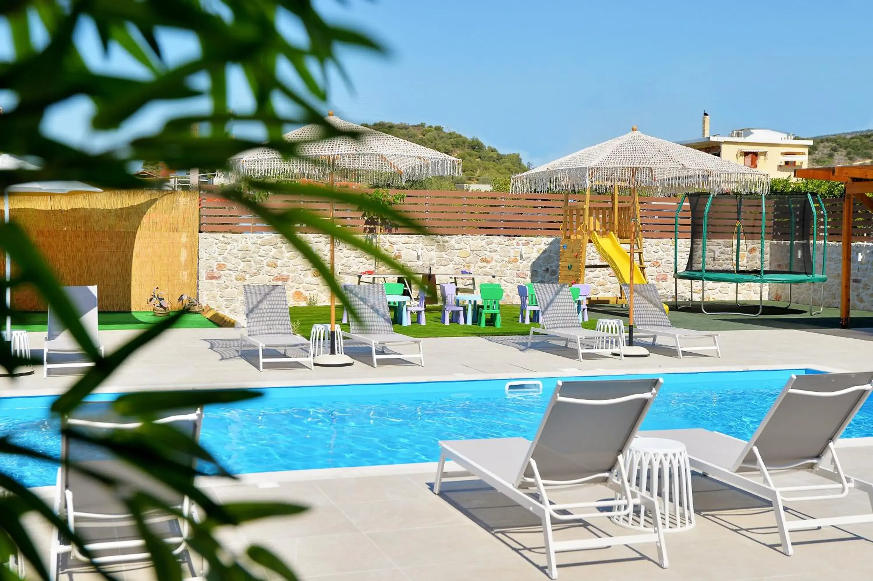 ID Holiday Living ID Holiday Living