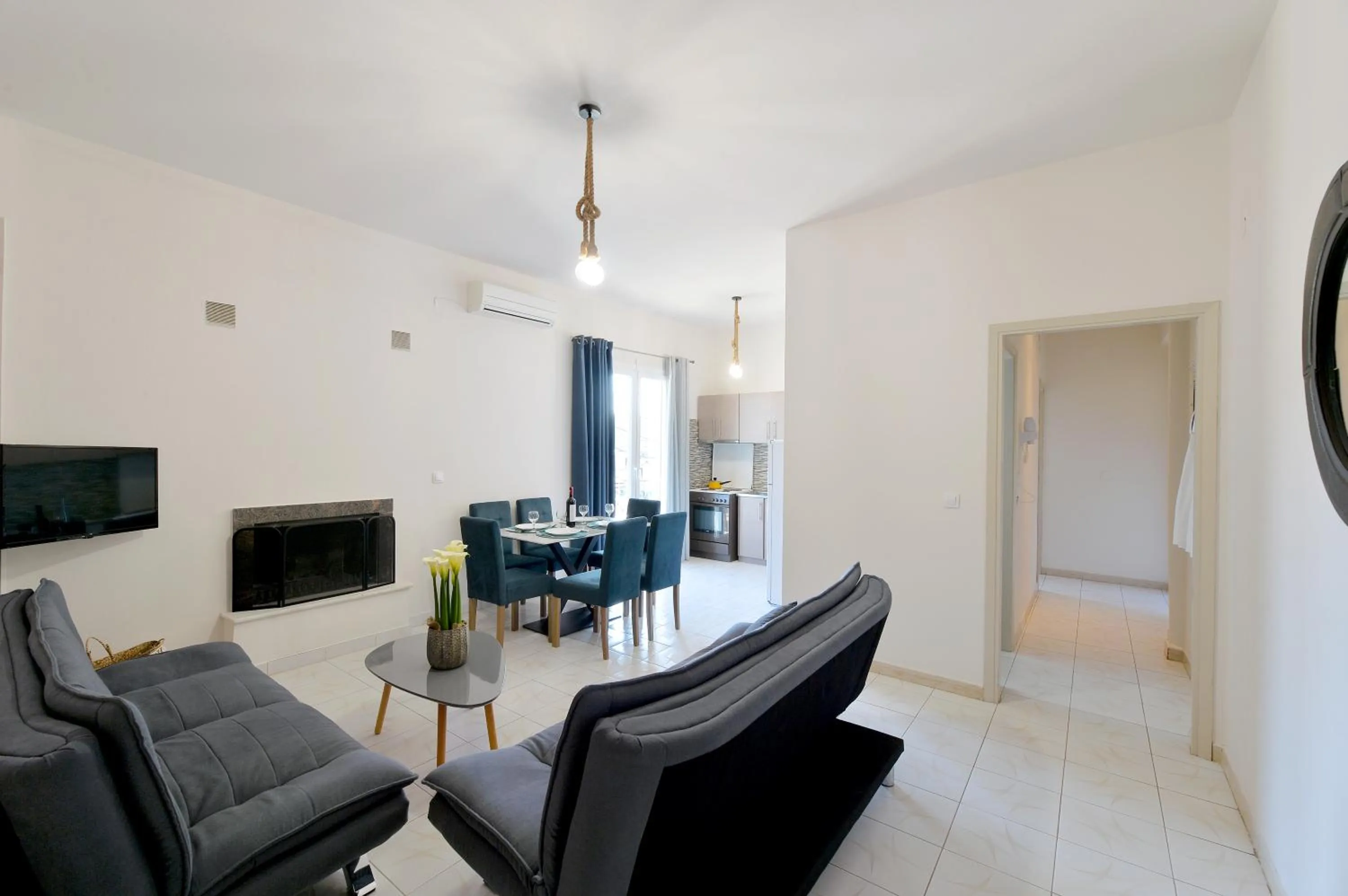 TV and multimedia in ID Holiday Living