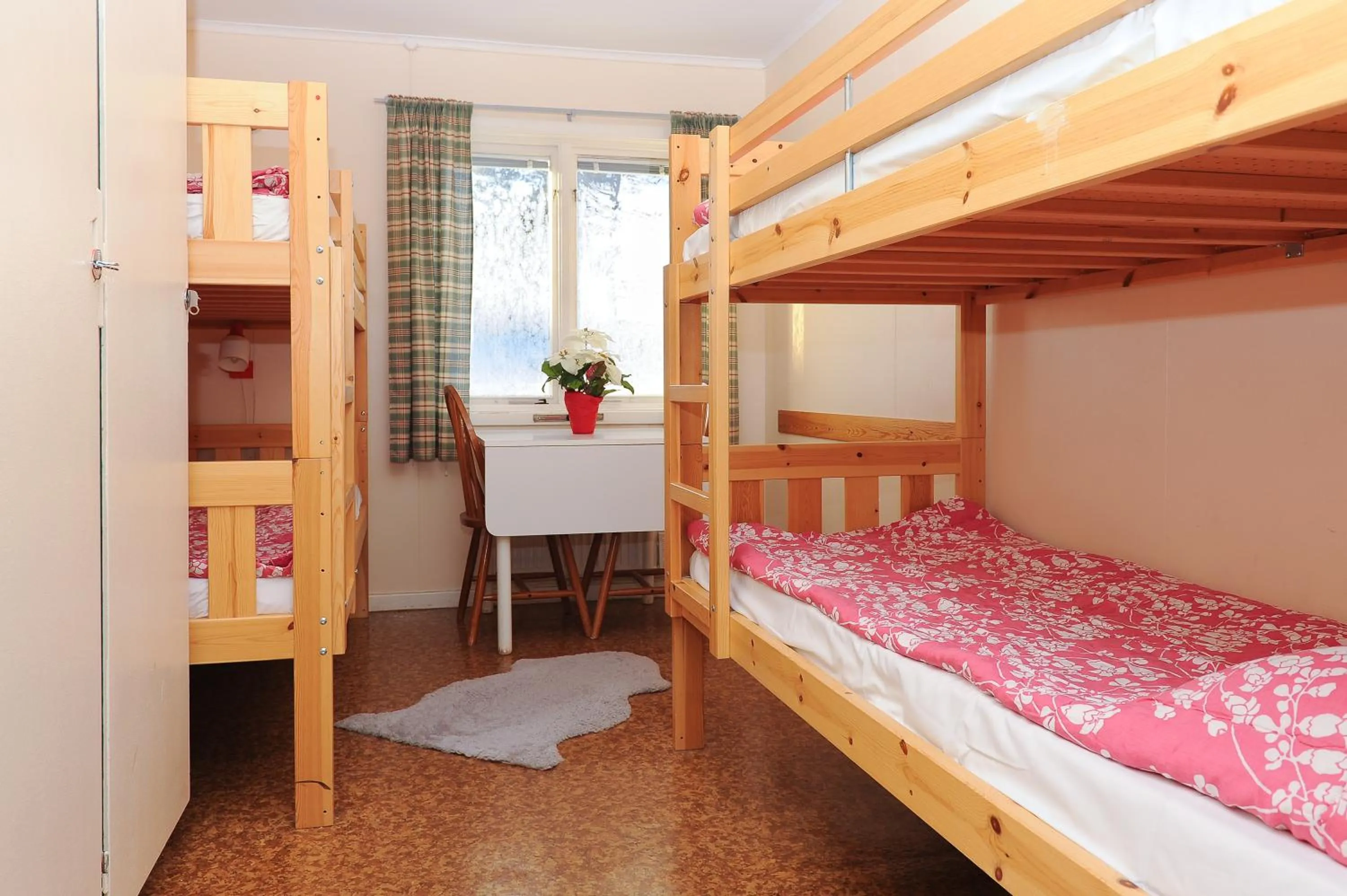 bunk bed, Bed in Källviken Semesterby