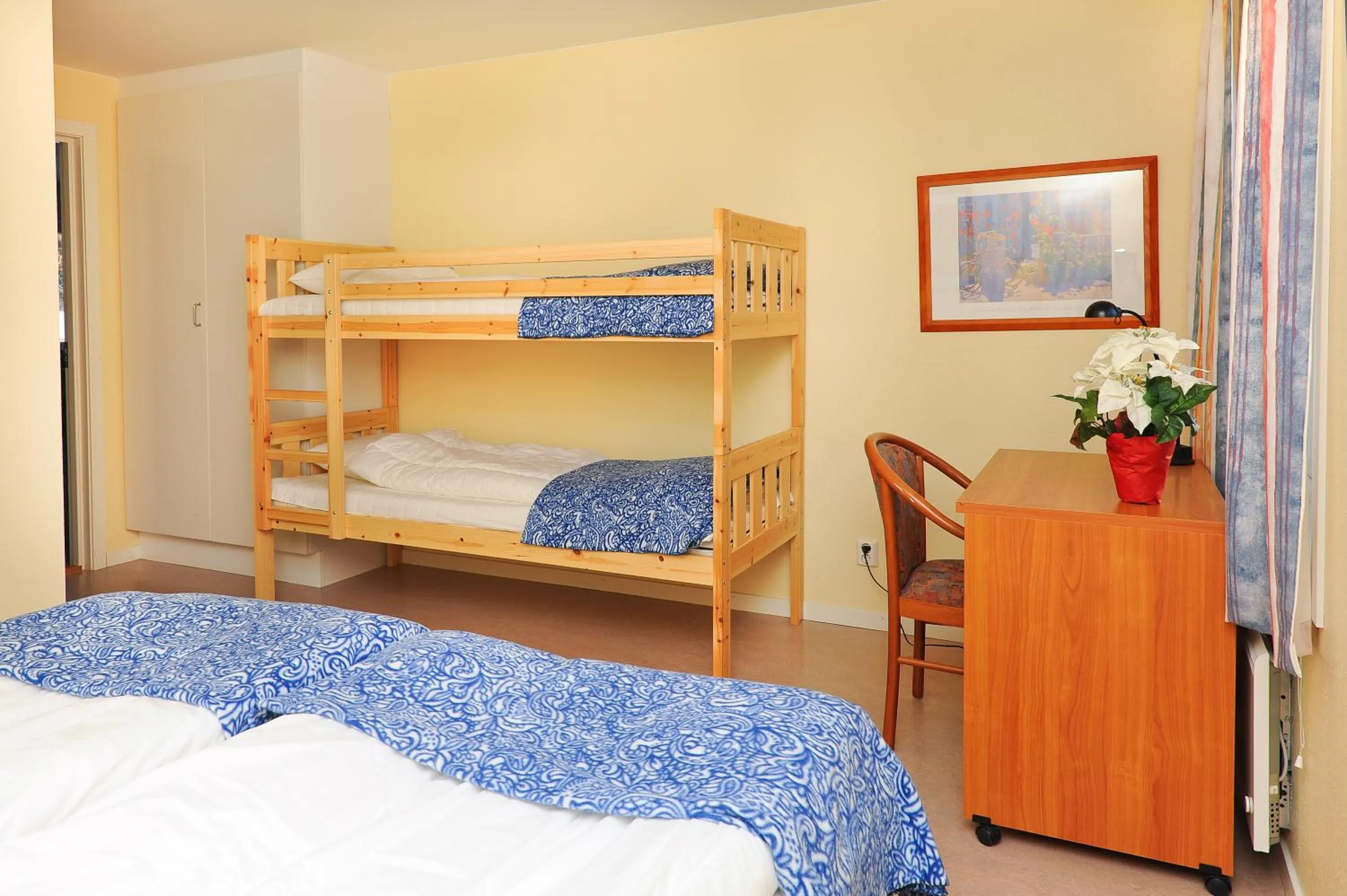 bunk bed, Bed in Källviken Semesterby