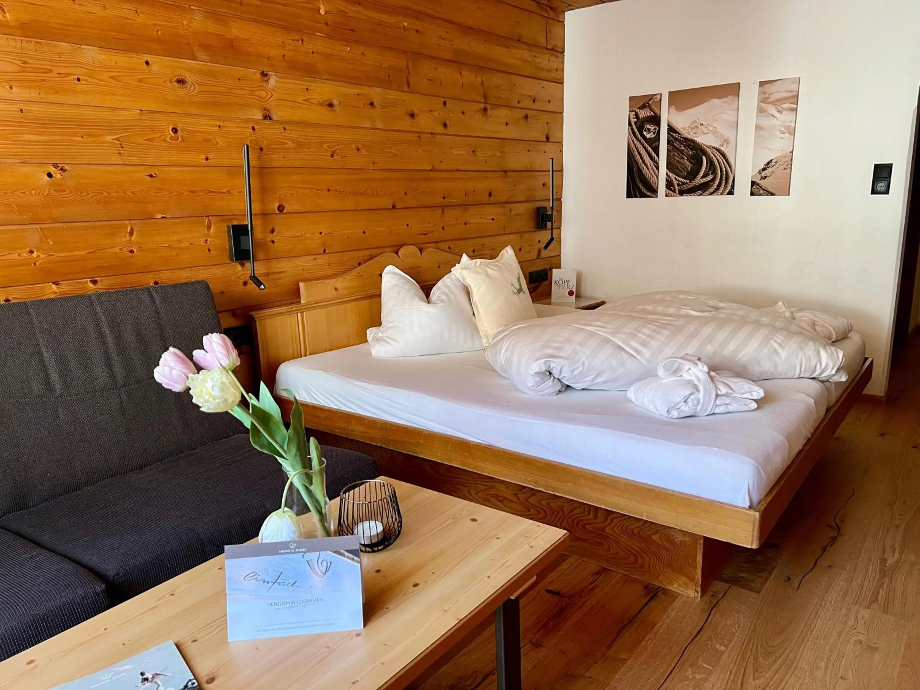 Bed in Posthotel Pfunds