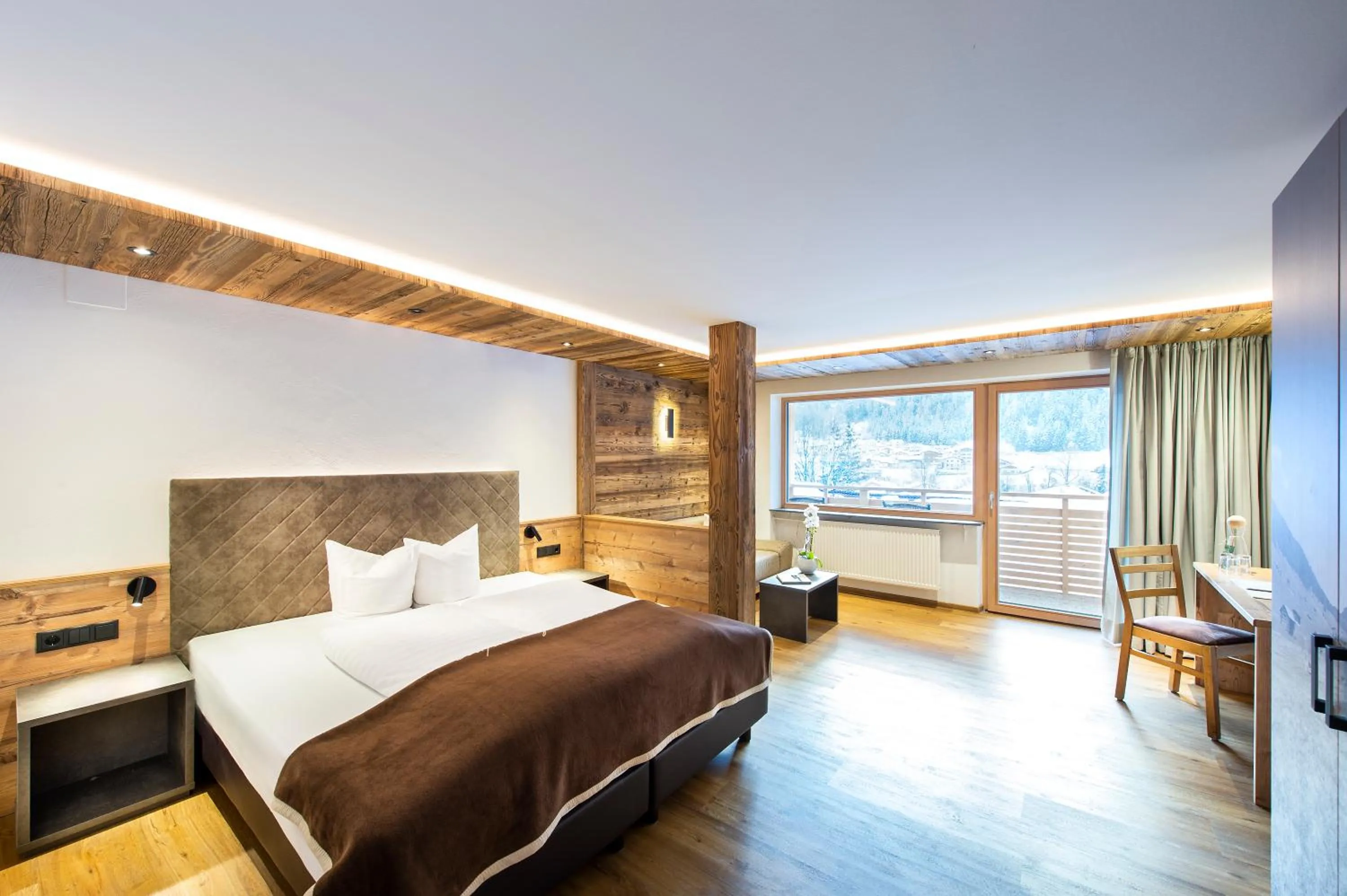 Photo of the whole room, Bed in Posthotel Pfunds