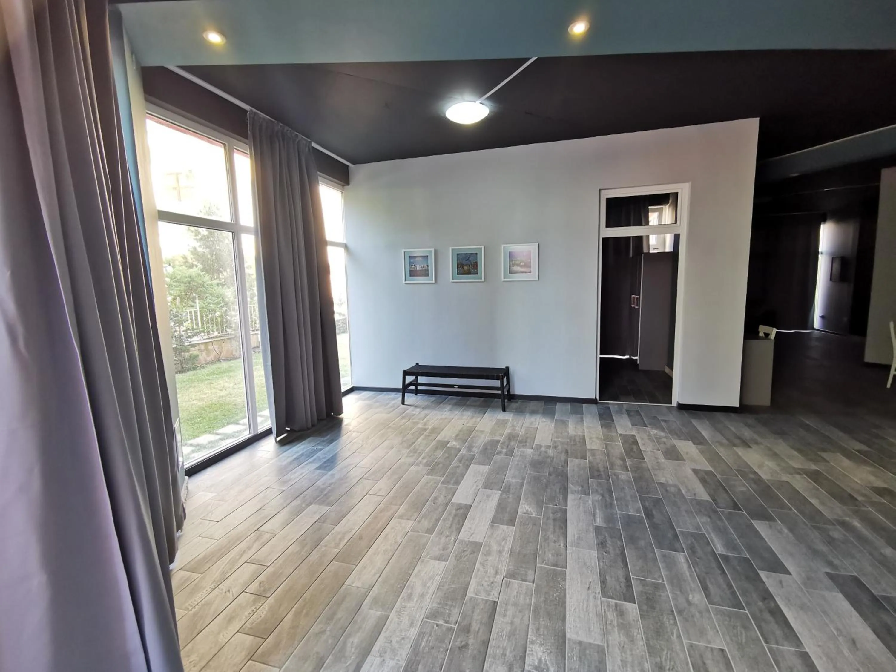 Rose Garden Omax Apartments