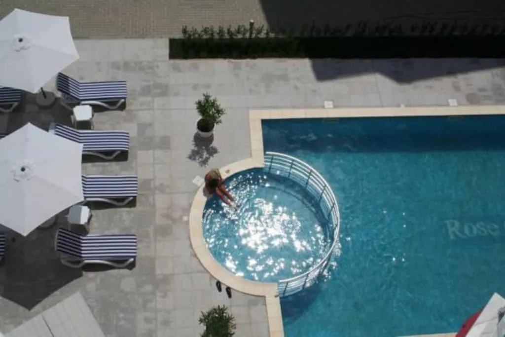 Rose Garden Omax Apartments