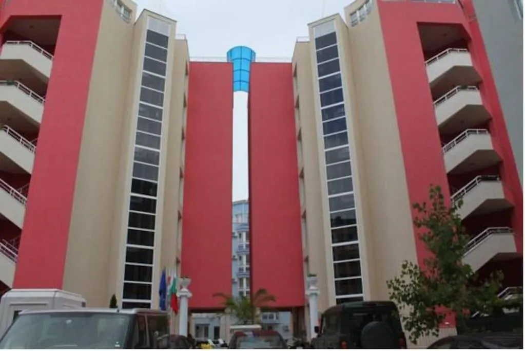 Rose Garden Omax Apartments