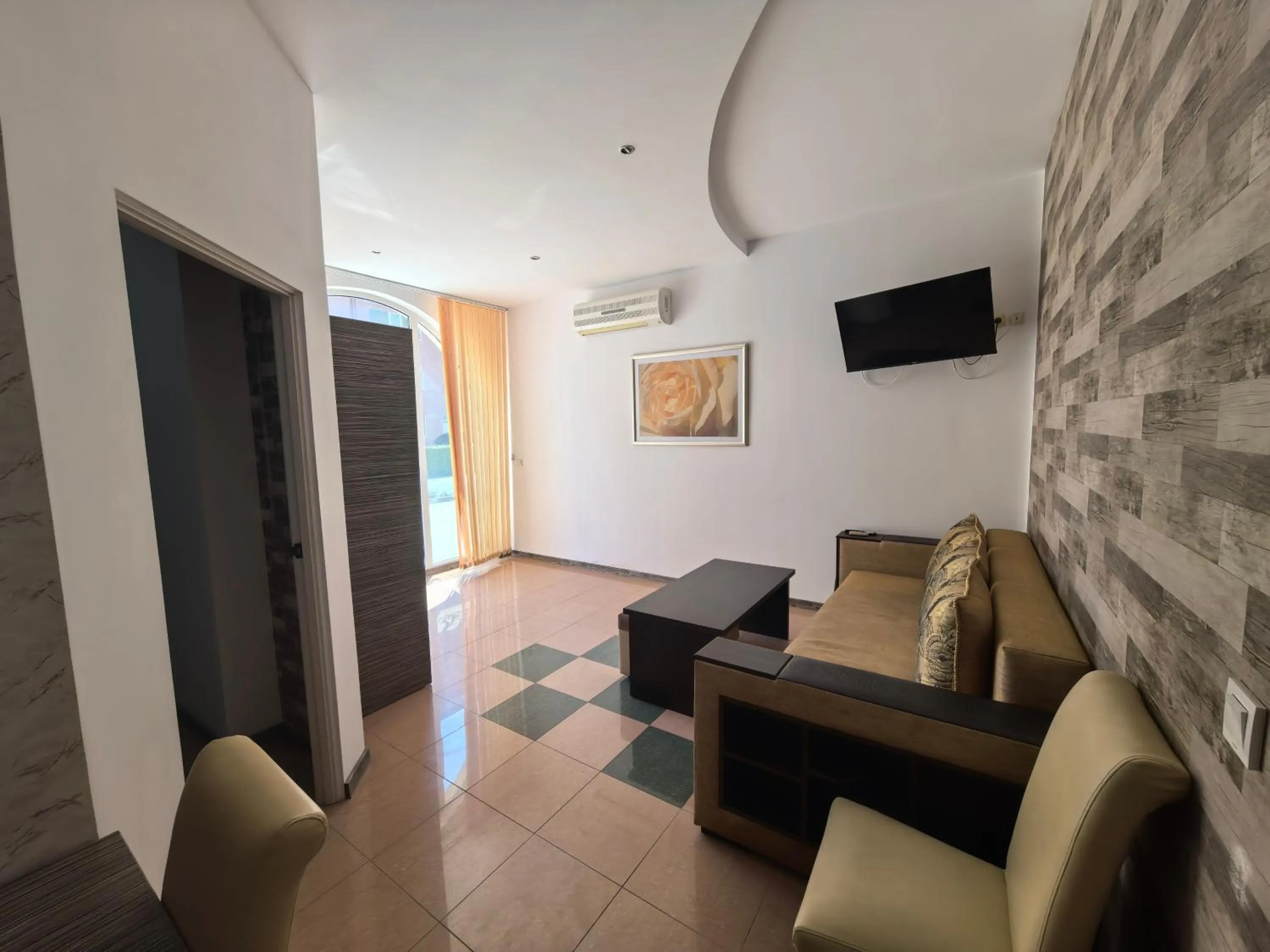 Rose Garden Omax Apartments