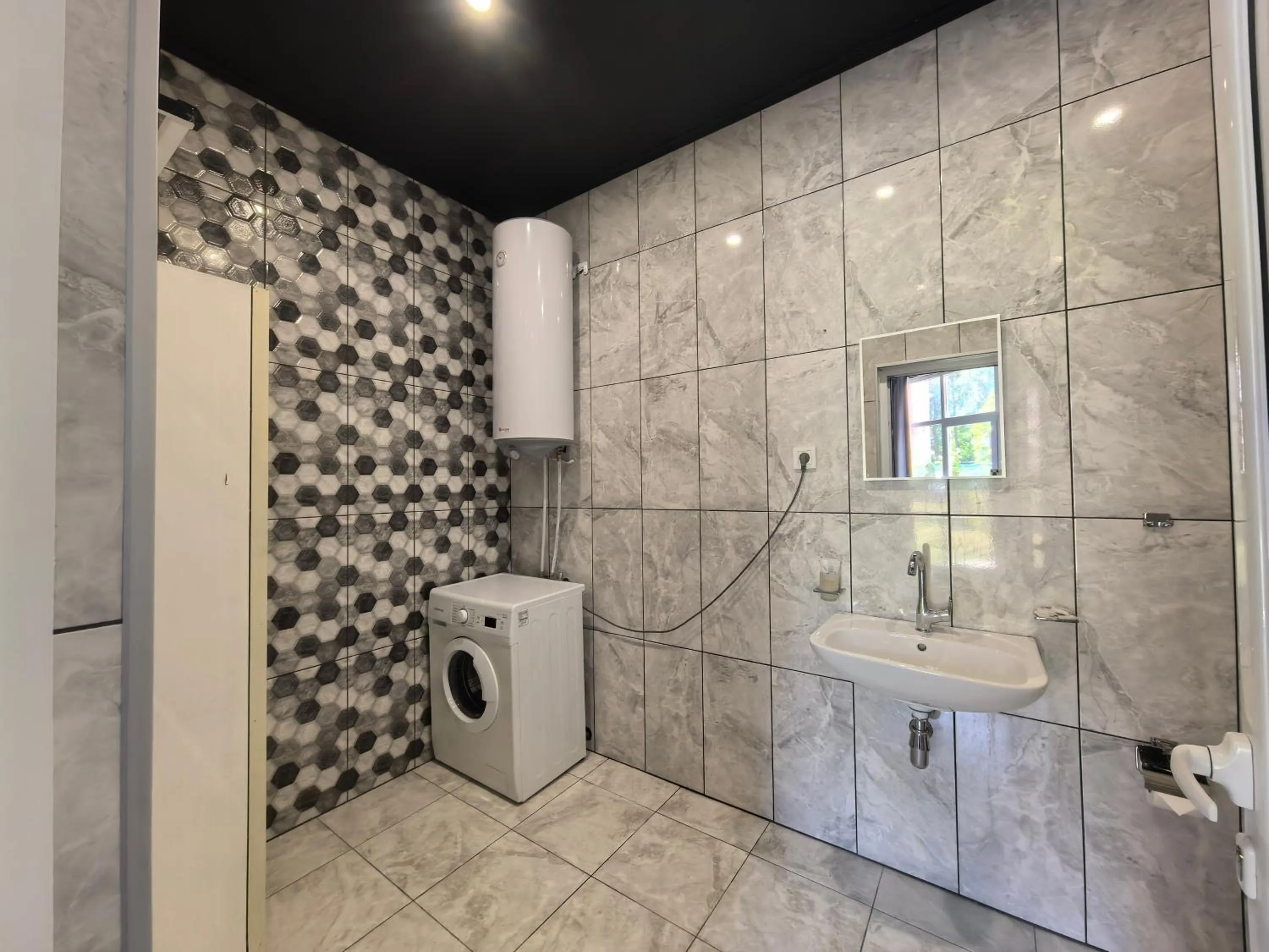 Rose Garden Omax Apartments