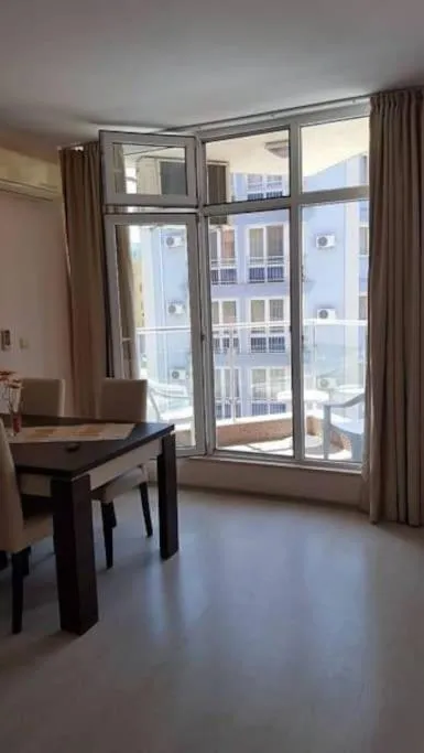 Rose Garden Omax Apartments