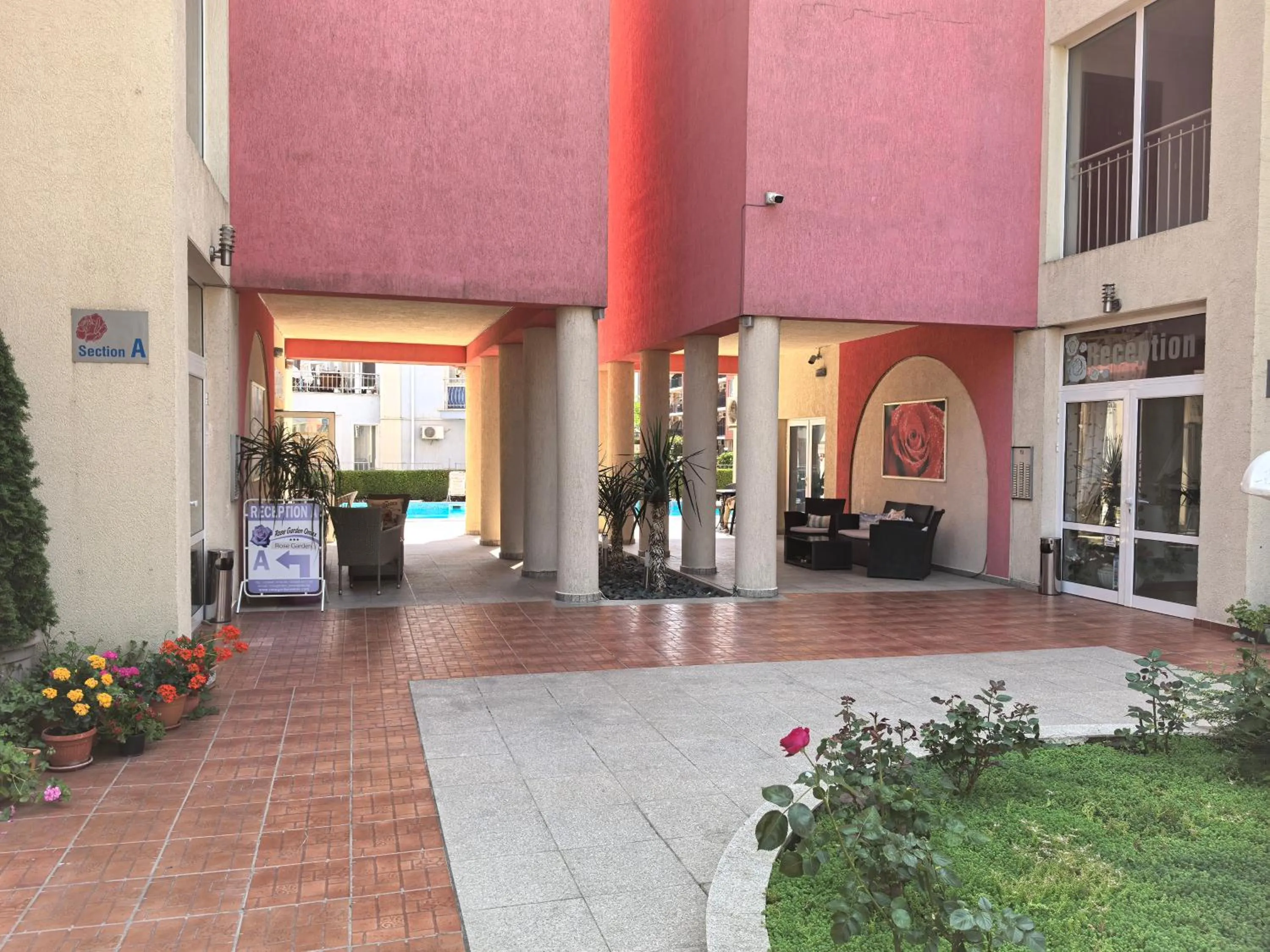 Rose Garden Omax Apartments